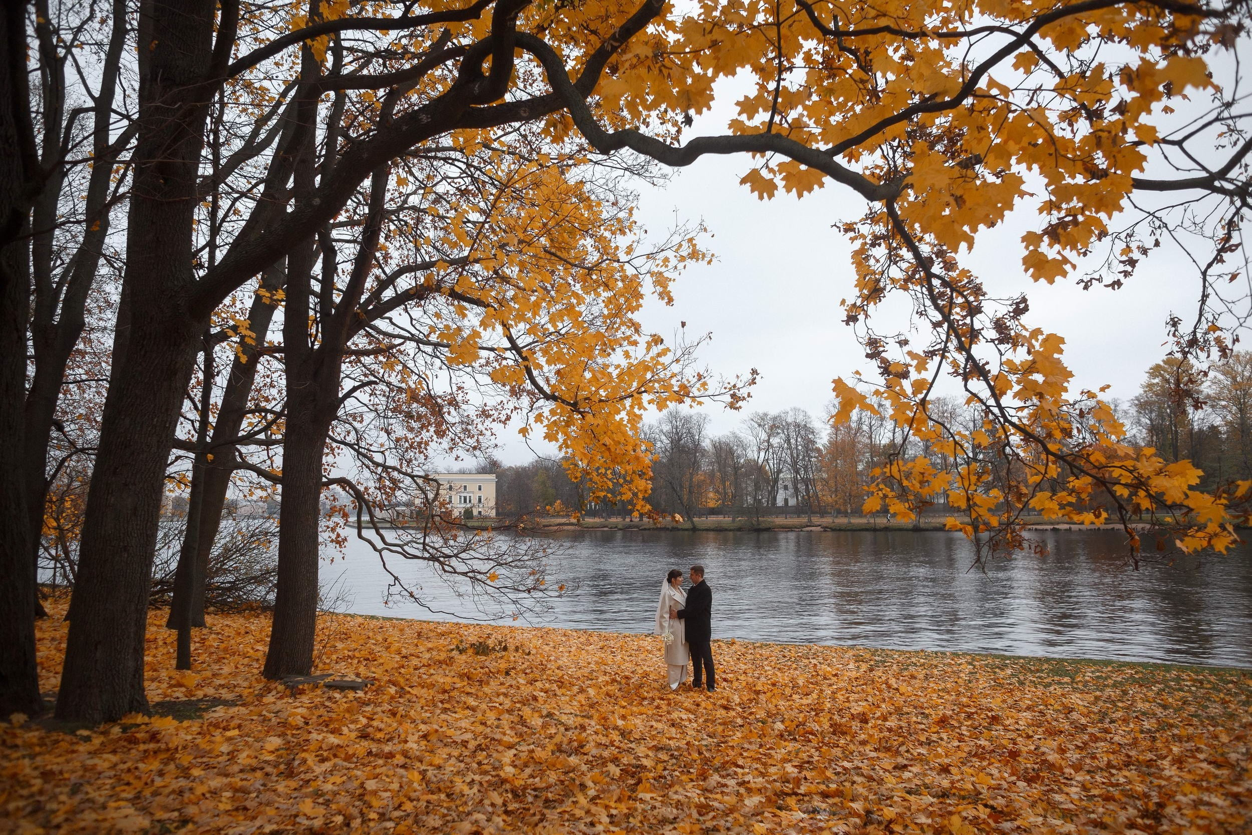 Свадьба в октябре. Свадебный фотограф Игорь Брундасов 8PHOTO на свадьбу венчание загс СПб