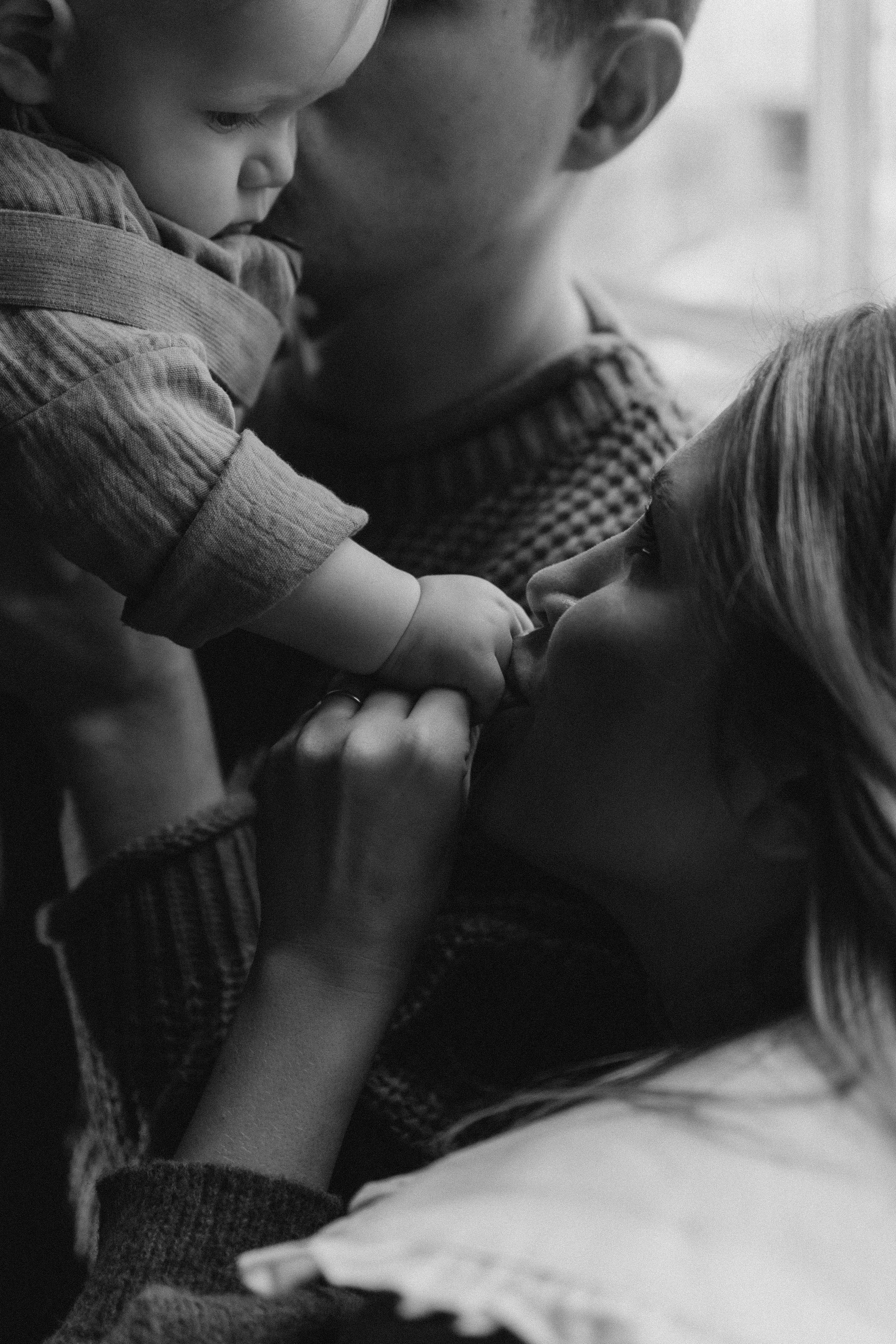 Оля, Никита и малыш Мирослав. Семейный, домашний, ньюборн фотограф Москва Цветкова Елизавета