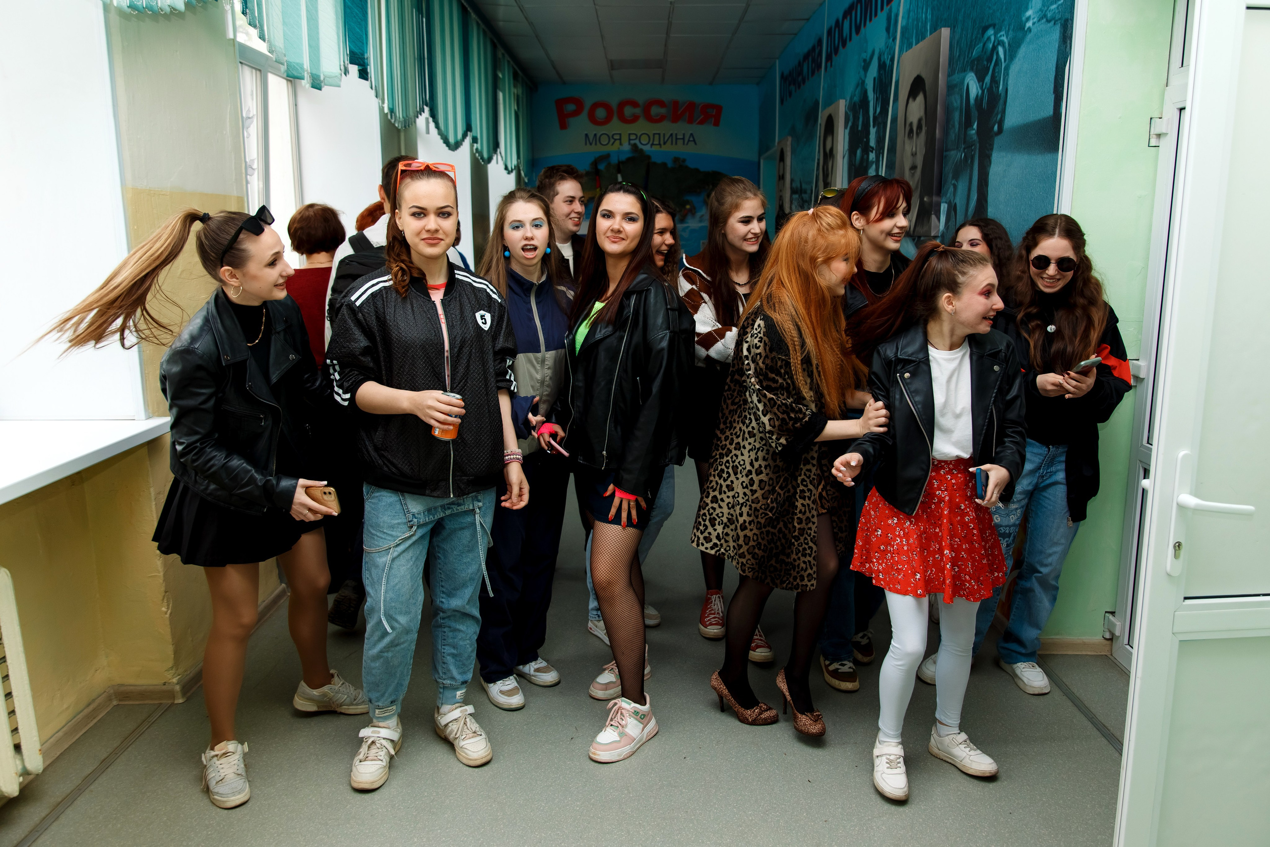 11 класс день не послушания в школе. Фотограф Любовь Корниенко, Примоский край