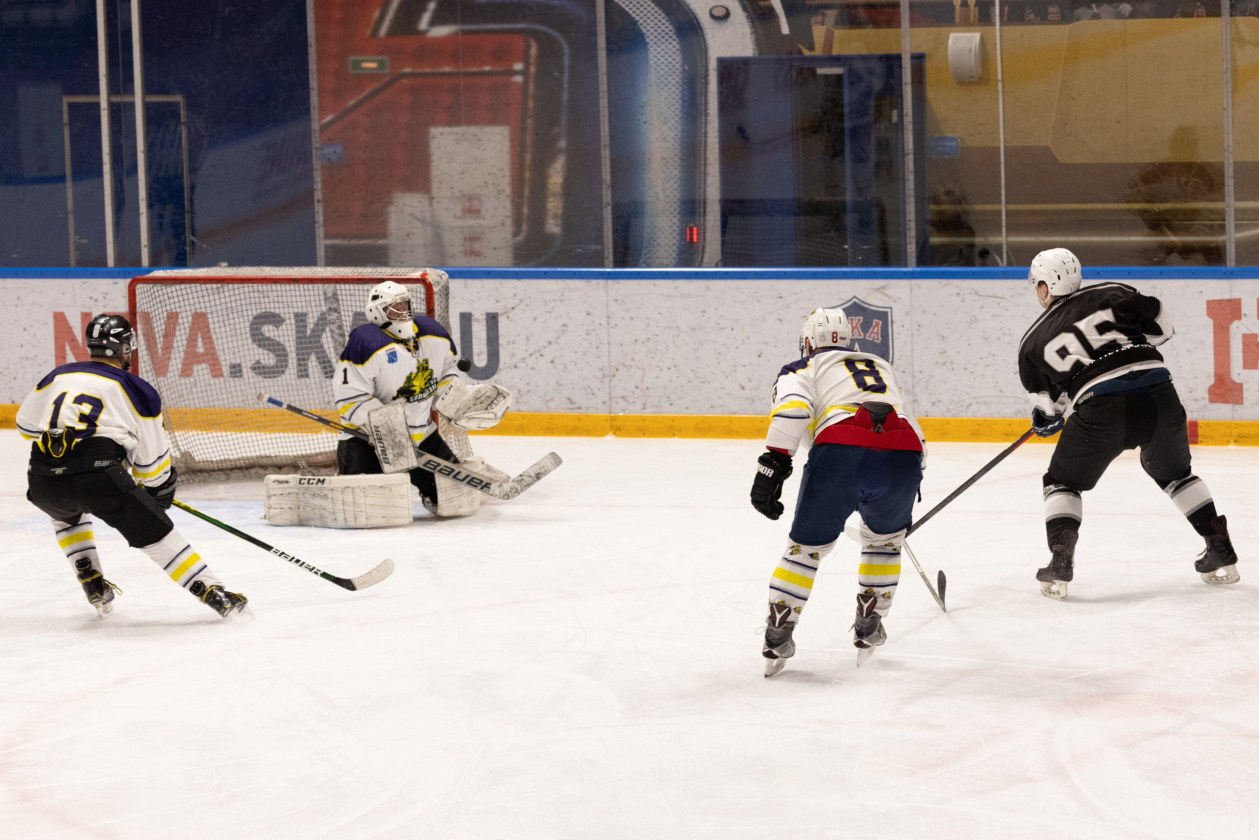 Бульдозер vs. LR-строй. Фотограф Александр Заломаев