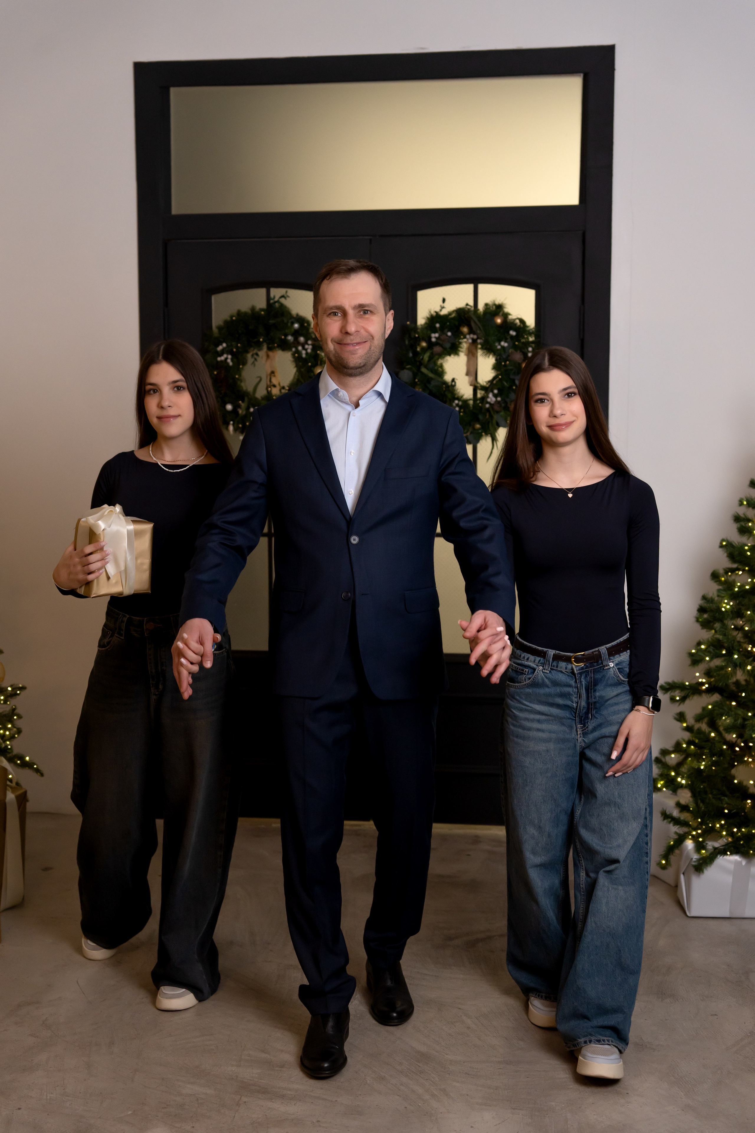 Новогодняя фотосессия для дружной семьи. Фотограф в Красноярске. Юлия Чаушанская