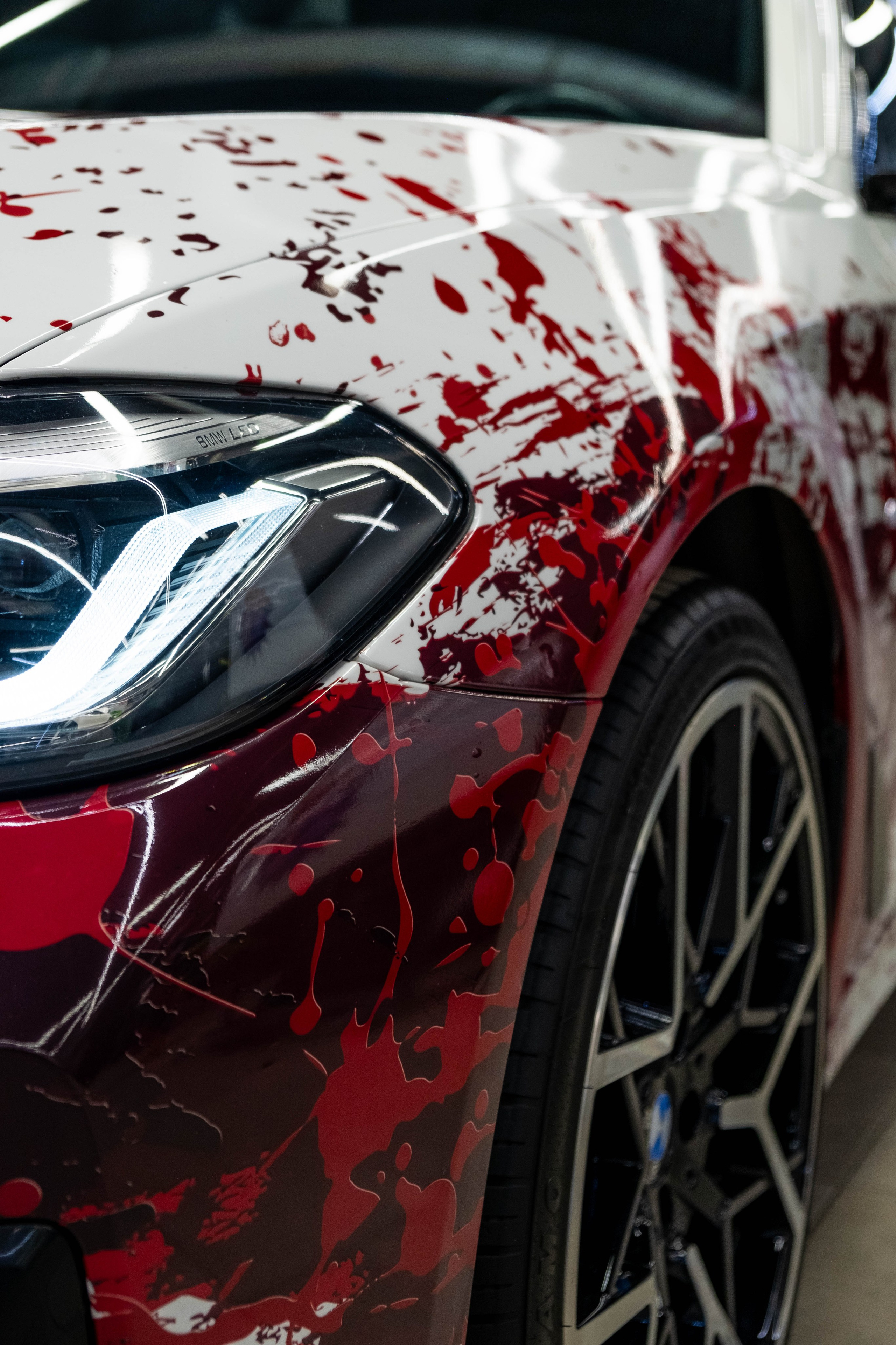 Винилография на BMW 5 G30. Студия дизайна и оклейки авто Barmaley Design