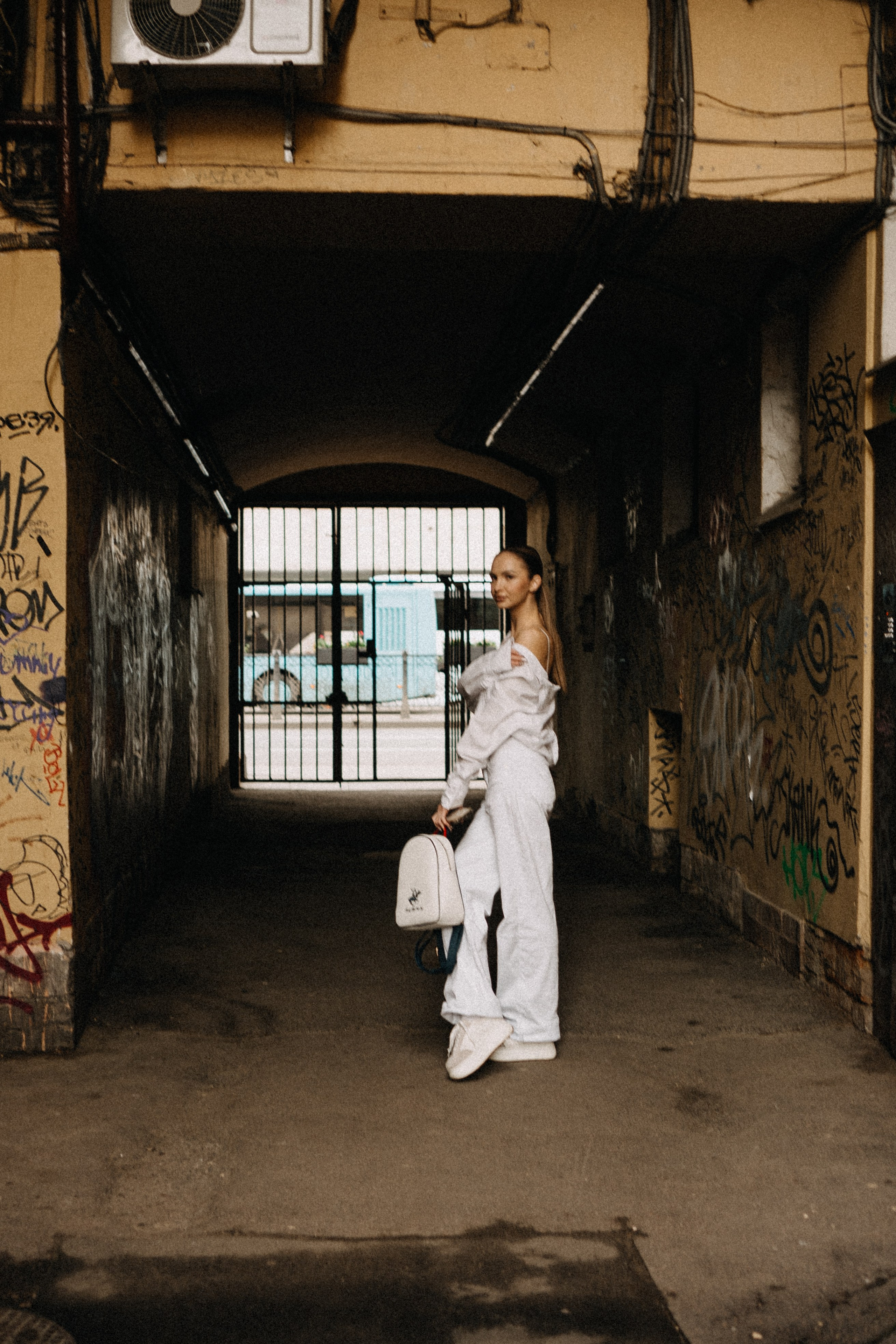 МЫ ГУЛЯЛИ ПРО КРЫШАМ ПИТЕРА. Профессиональный фотограф, Санкт-Петербург — Виктория Богомолова