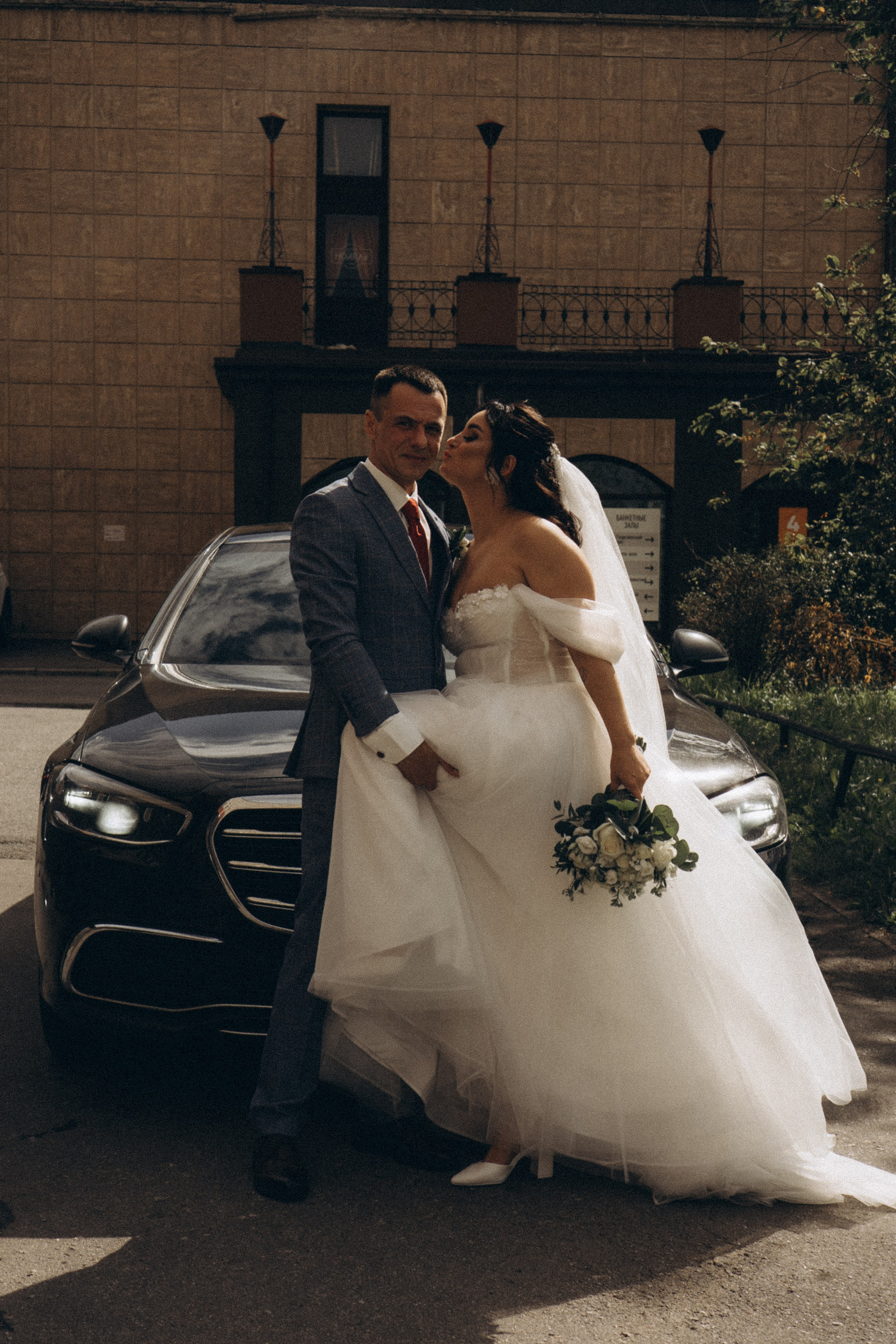 СВАДЕБНАЯ ПРОГУЛКА РЕСТОРАН МЫ ЖЕ НА ТЫ И ФОТОСЕССИИЯ С АВТОМОБИЛЕМ. Профессиональный фотограф, Санкт-Петербург — Виктория Богомолова