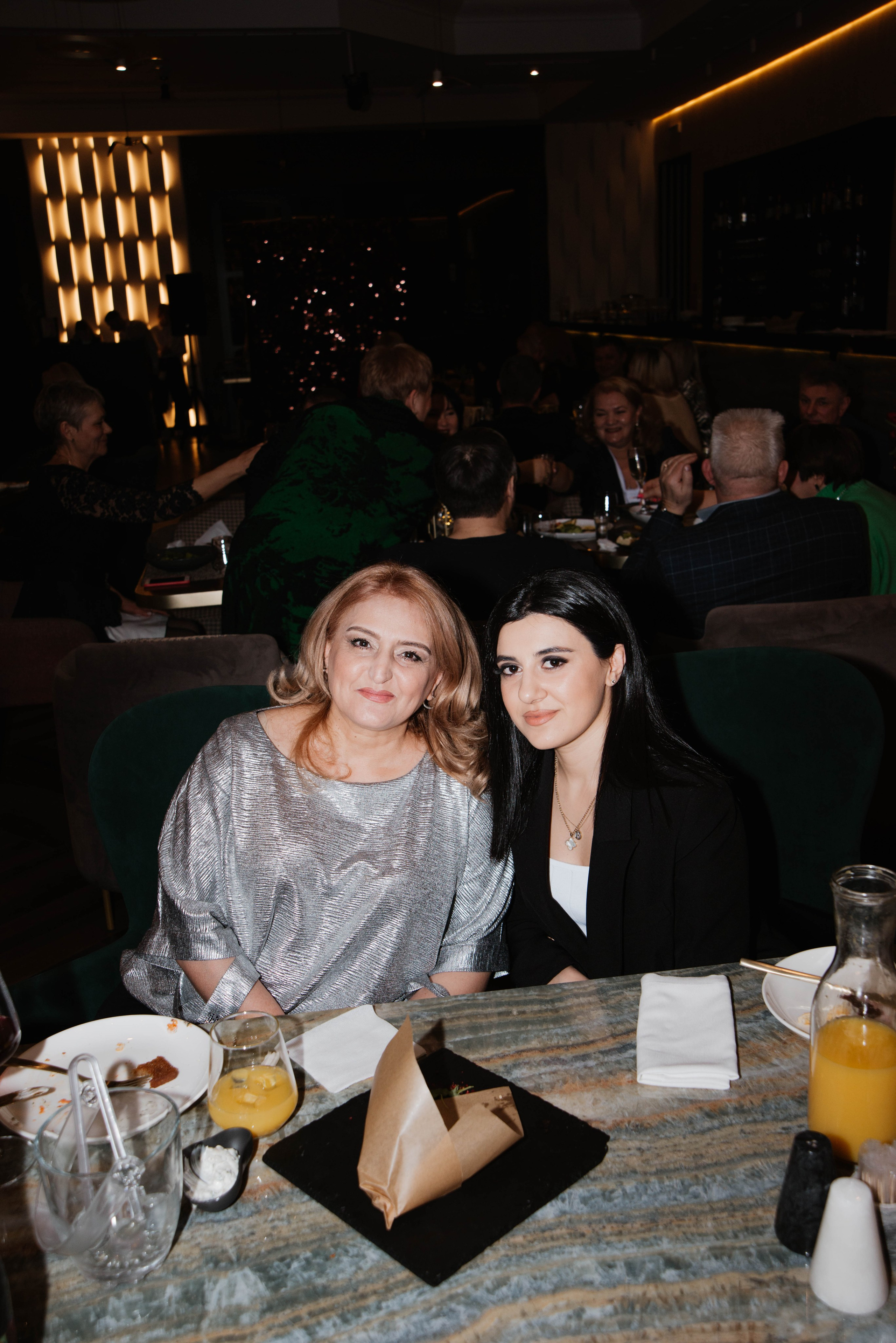 Праздник в стенах клубного пространства «Своя Среда». Ксения Glossa. Портретный и репортажный фотограф в Самаре