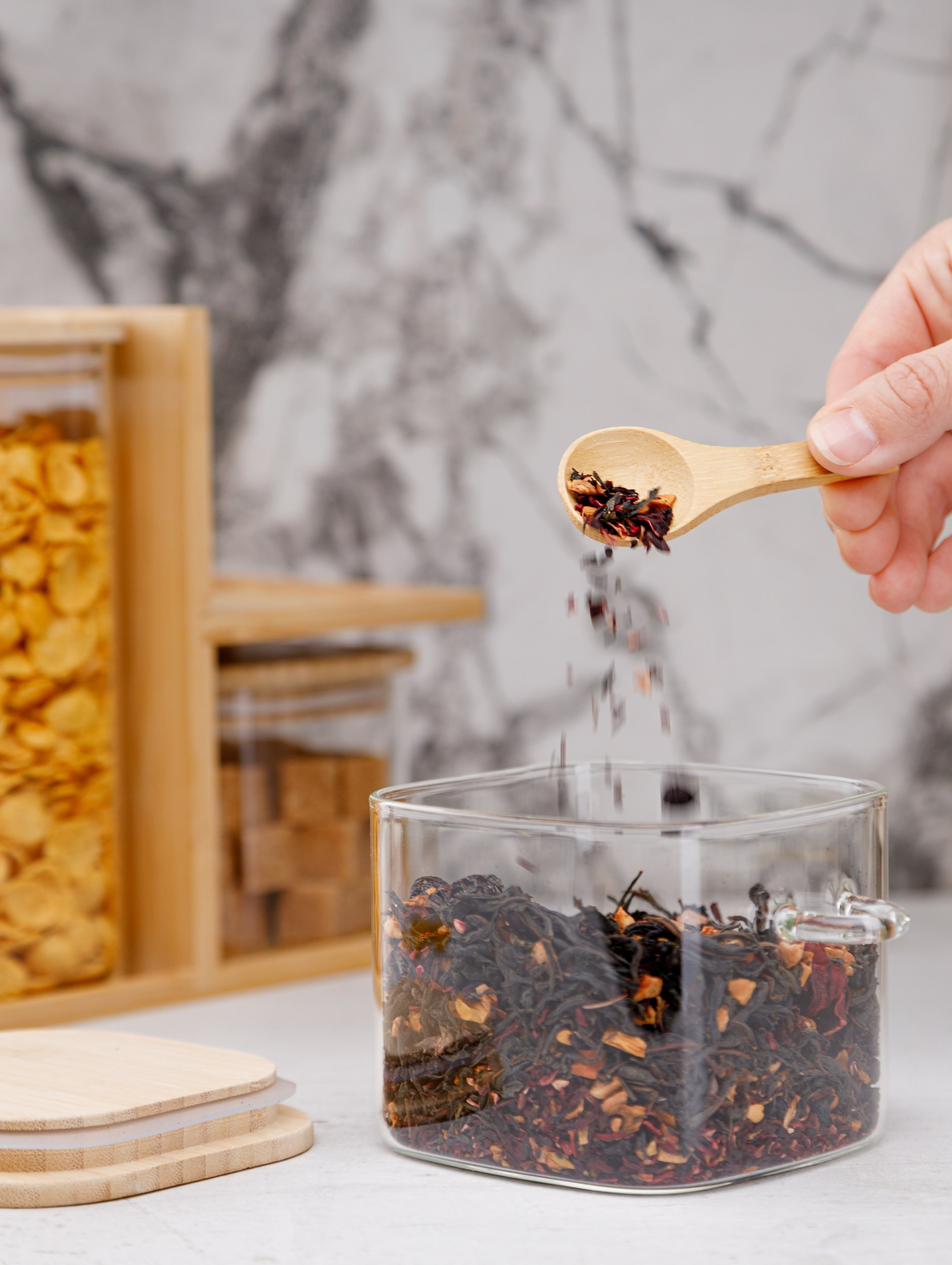 Стеклянные банки и стаканы. Студия коммерческой съемки ХВОЯ