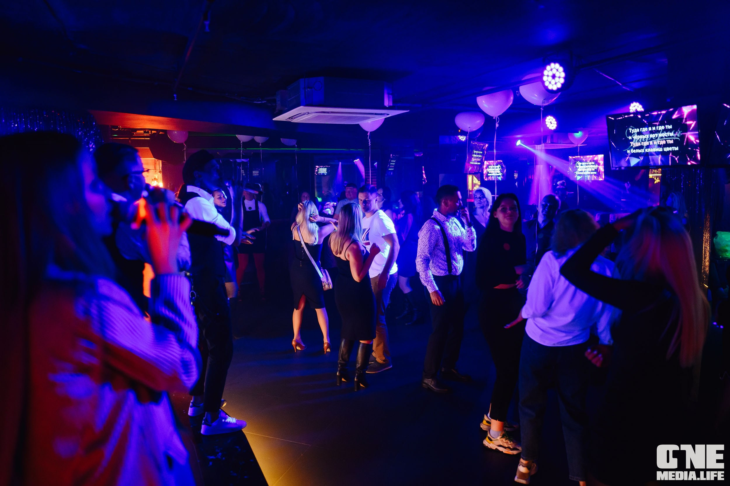 Фоторепортаж из караоке-клуба Эйфория. One Media Life: фоторепортажи, фотоотчеты с мероприятий и заведений