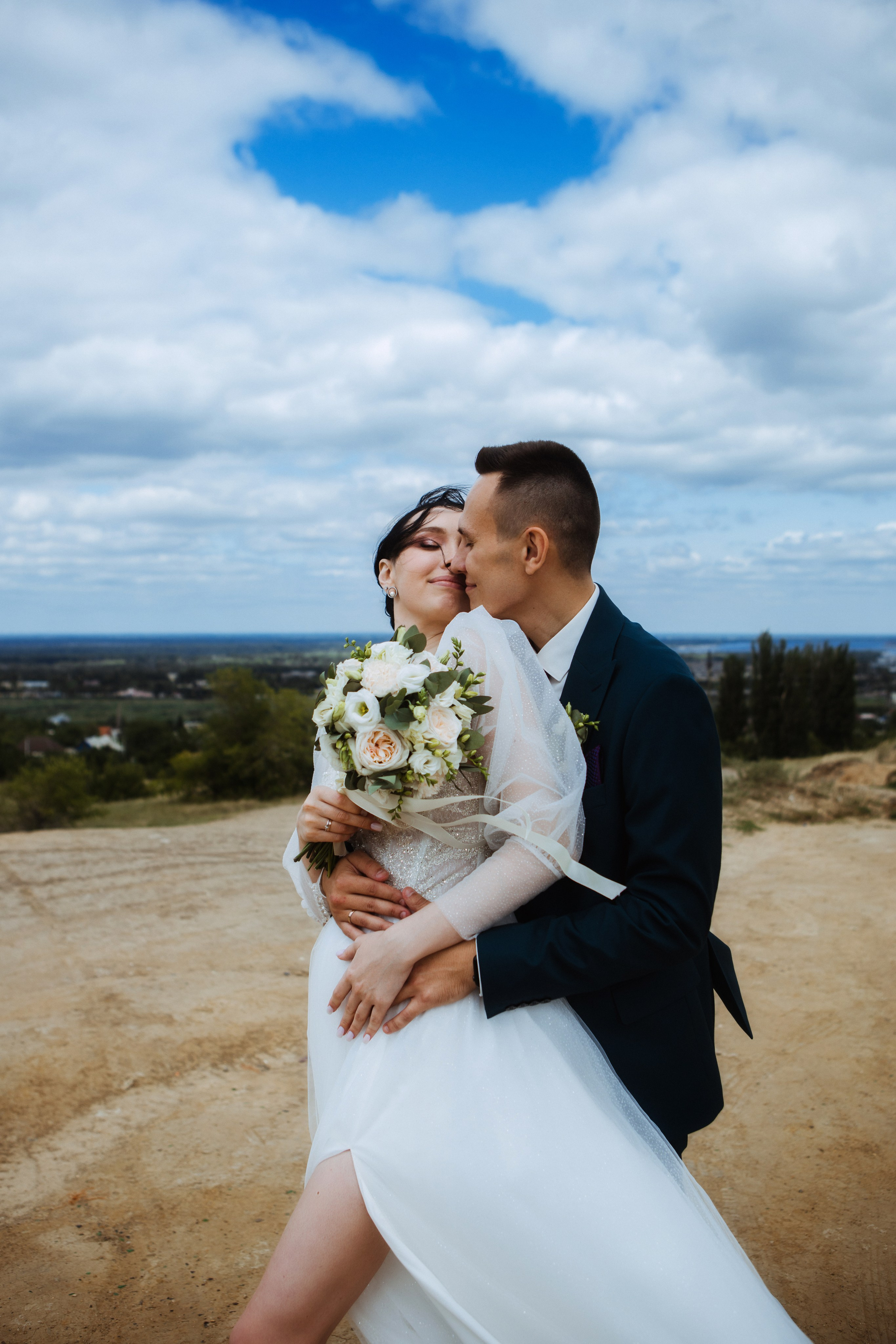 Свадебная фотосессия. Фотографы в городе Волгограде — Людмила Агеева и Алексей Околелов