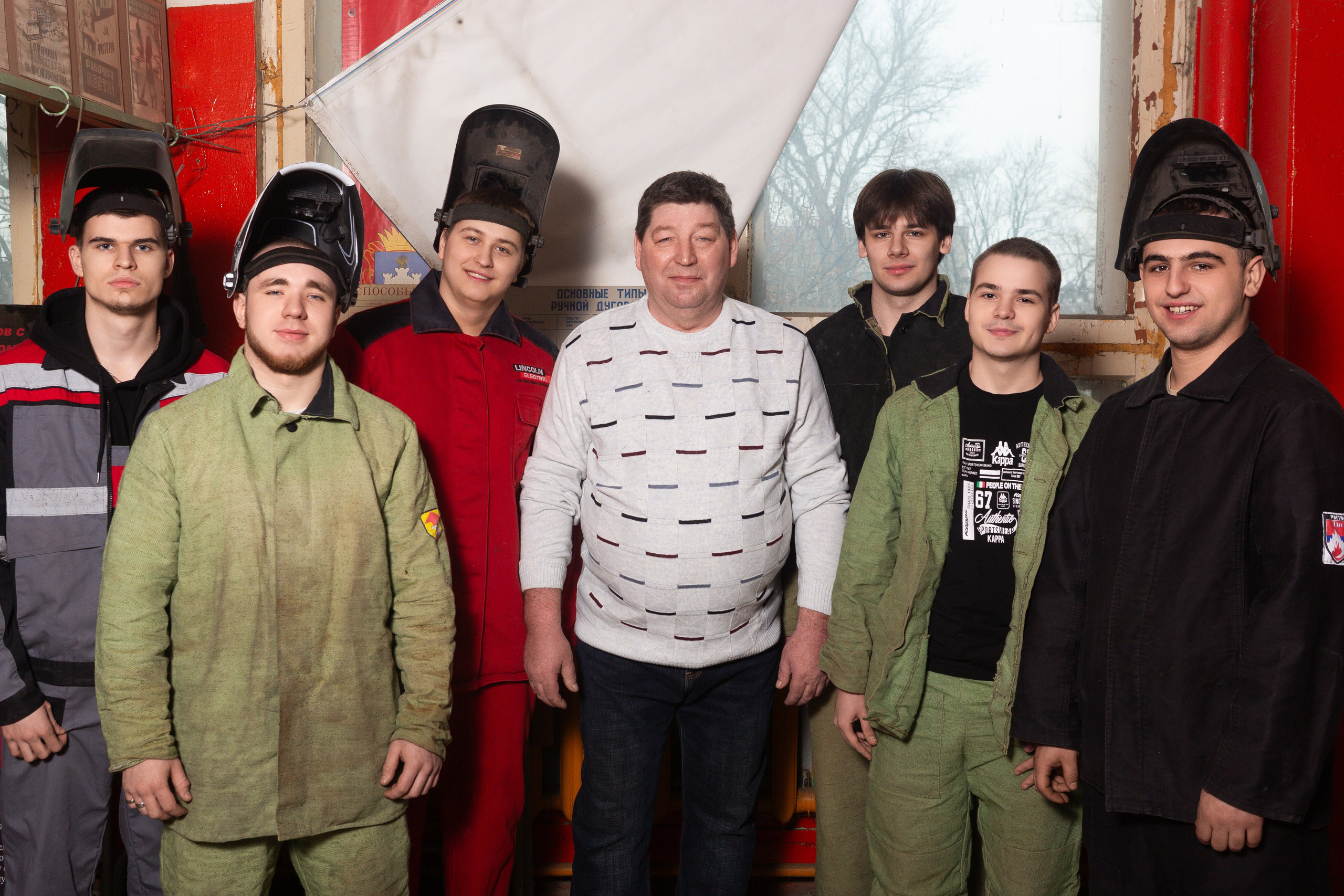 Фотосессия в Цеху для Выпускников Сварочного Производства | Твой Альбом Мценск. ТВОЙ АЛЬБОМ / ТВОИ ПРАВИЛА