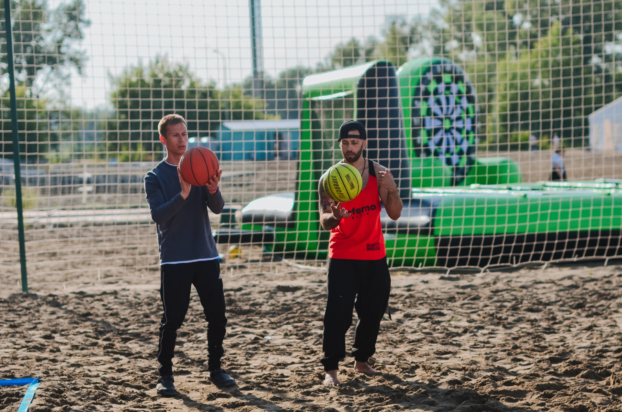 Фестиваль «Грань» 2025. Спортивная площадка. Денисова Аля — фотограф для парных съемок и индивидуальных историй в Барнауле