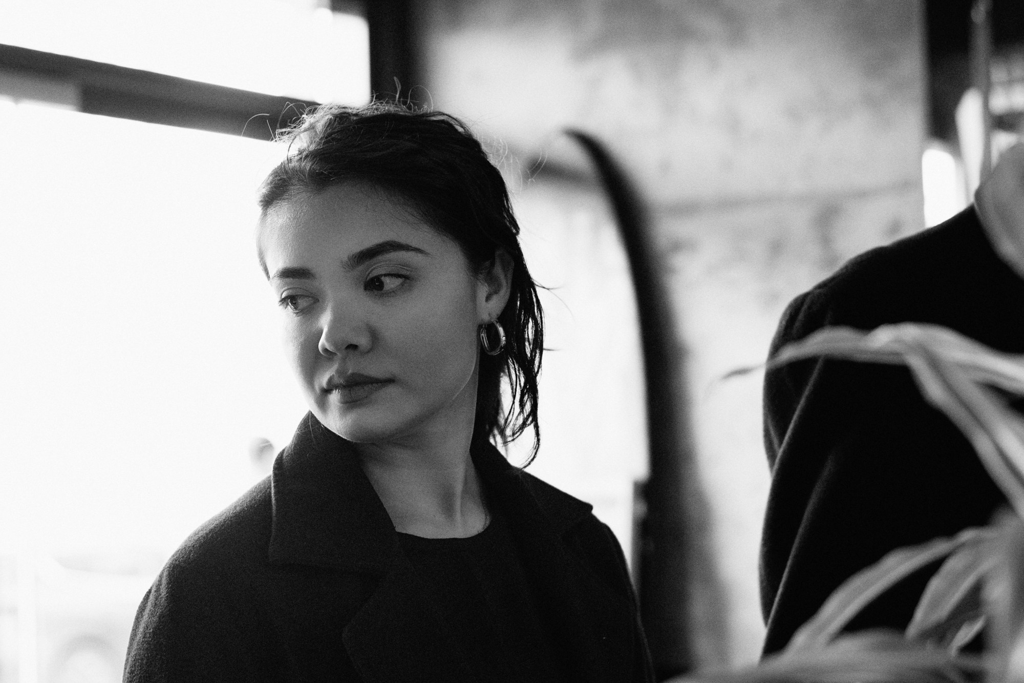 Фотосессия Love Story в Тюмени — стрит-стайл прогулка в Европейском районе. Портретный фотограф Тюмень Дарья Мустафина