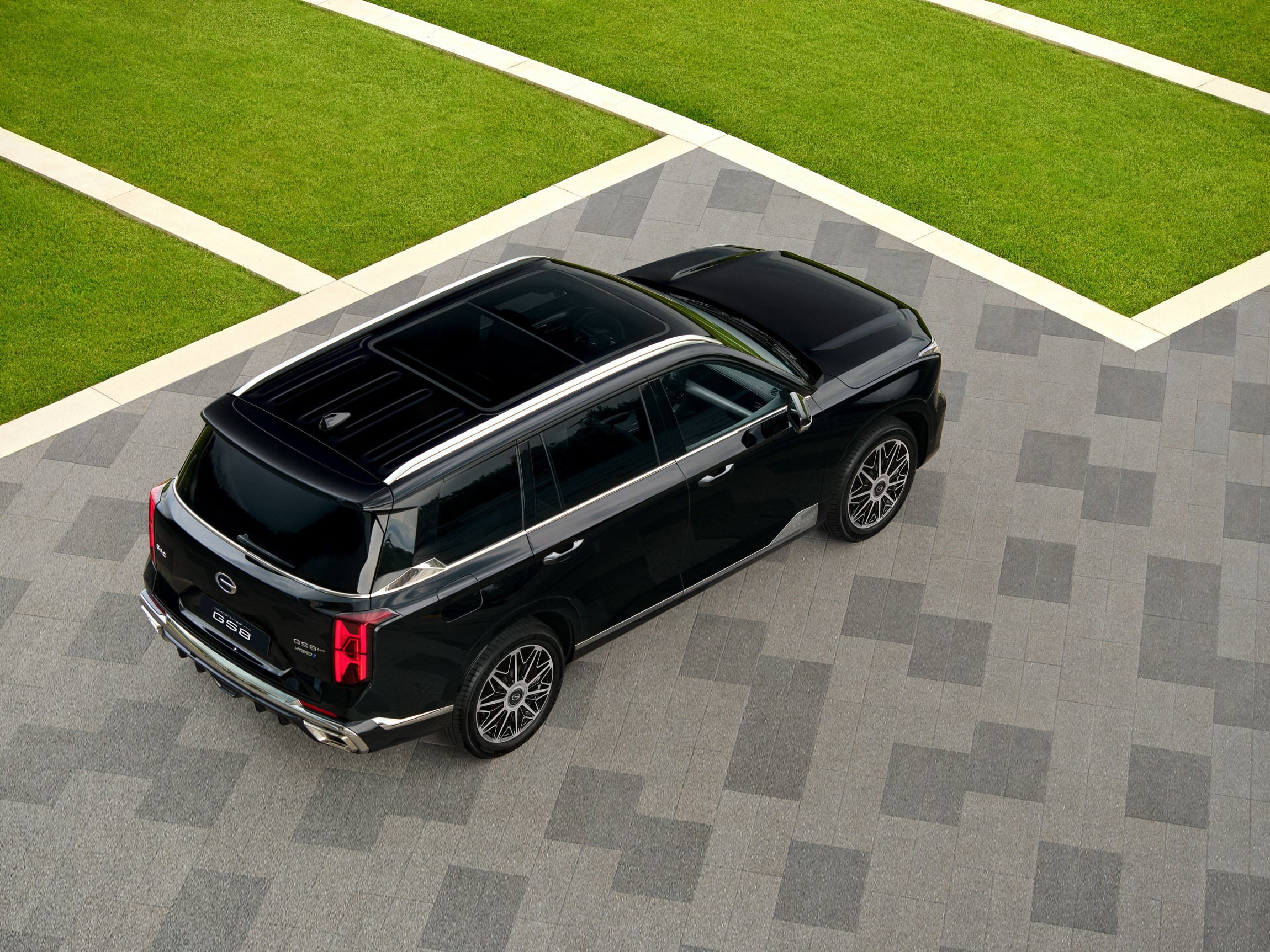 Retouch. Mikhail Malyugin | Portrait & Commercial photographer