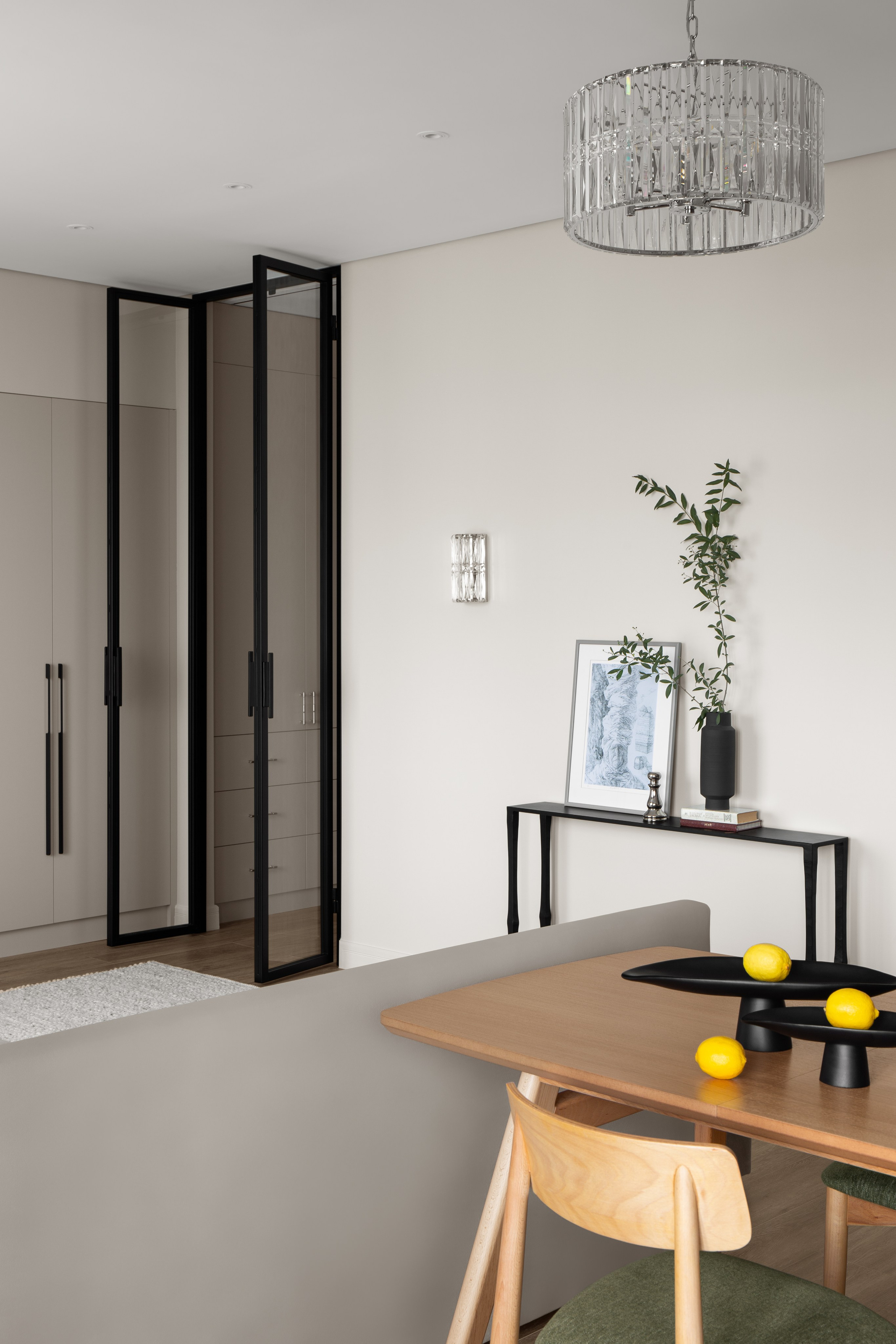 Интерьерная фотосъёмка дизайн-проекта в Алматы. Роман Якунин — интерьерный фотограф в Алматы