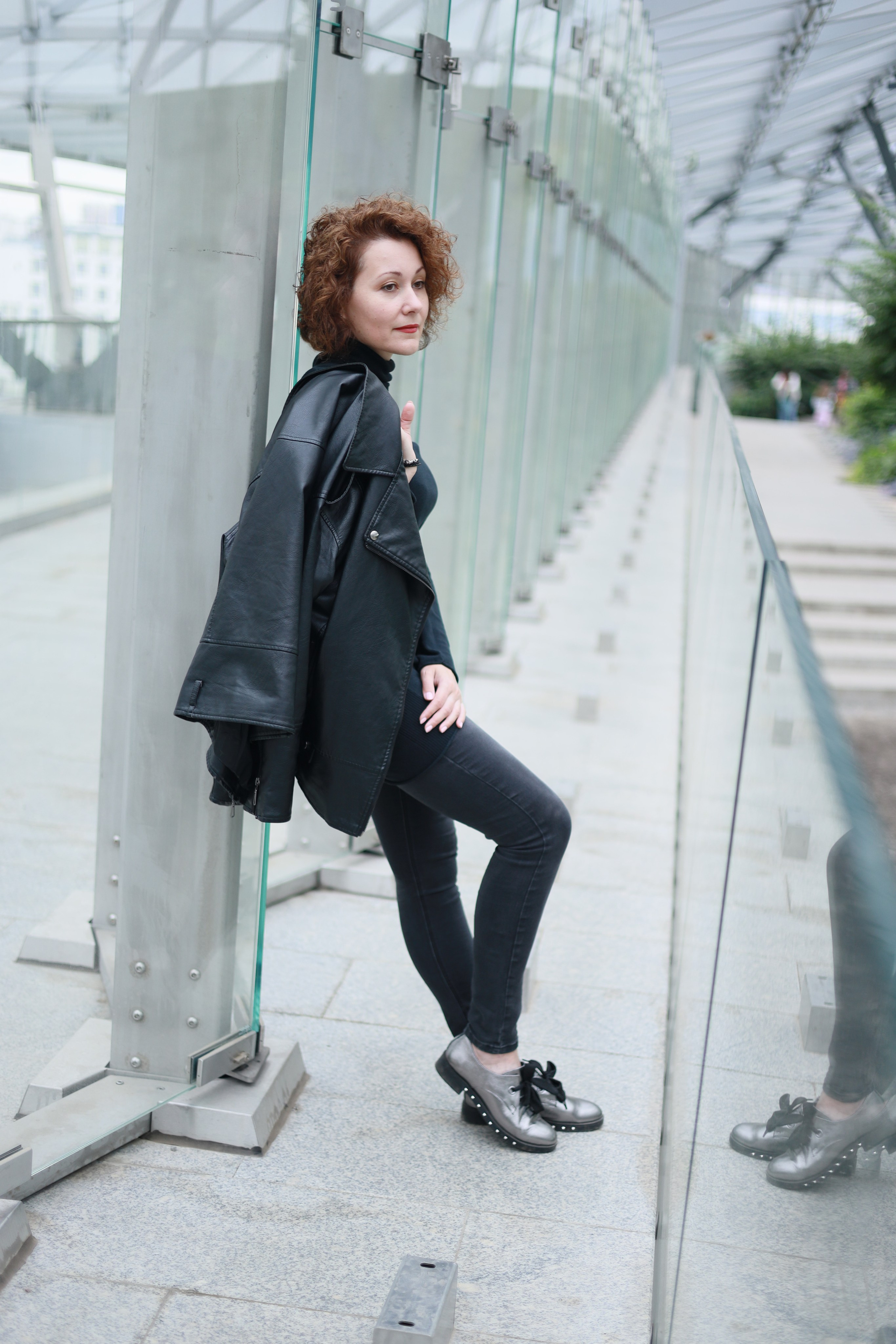 Larisa walking in the park. Family, portrait, content photo in Costa Rica Evgeniya Besprozvannykh