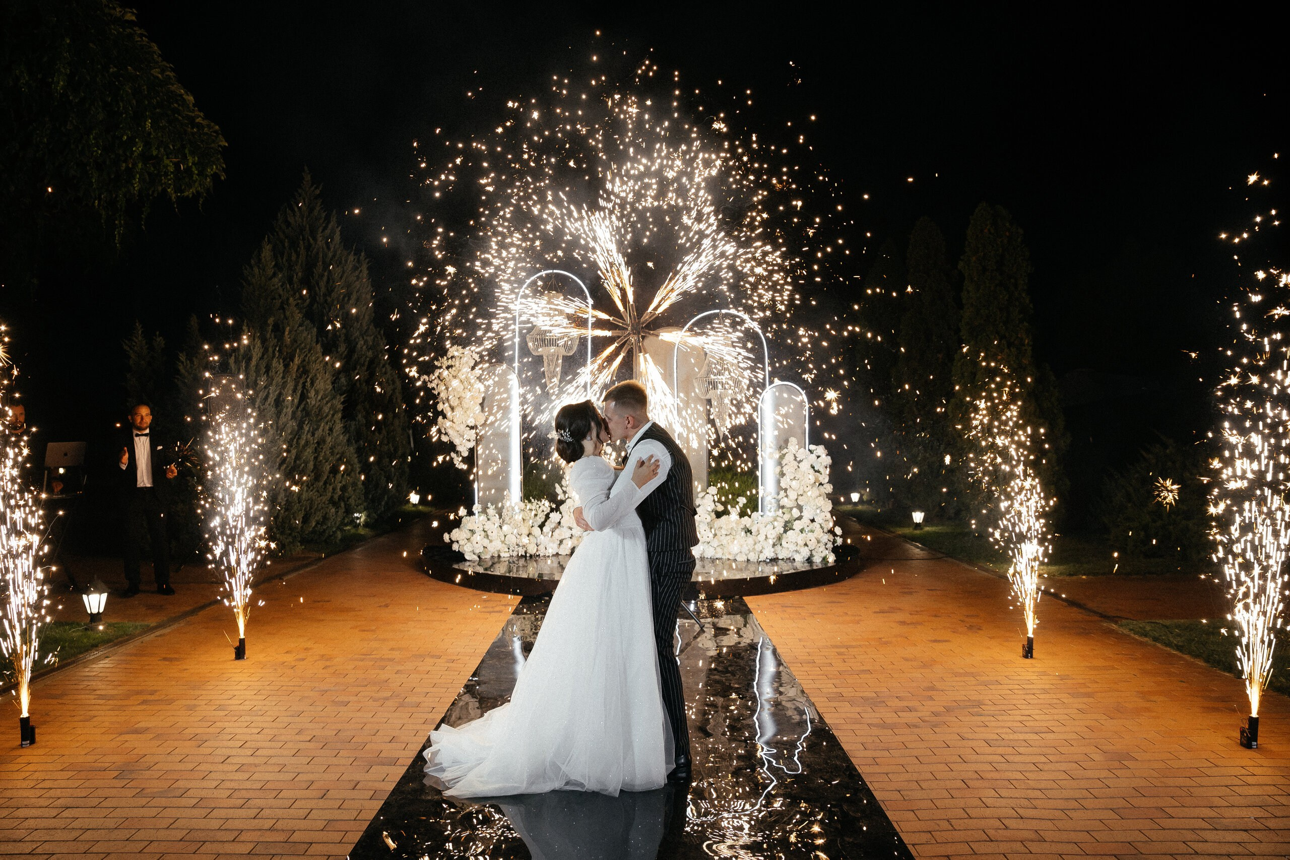 Организуем стильные свадьбы без стресса. Студия событий ДЕЙЗИ. Организация мероприятий. Свадебное агентство в Ростове-на-Дону. Свадебный организатор. Организация свадьбы под ключ