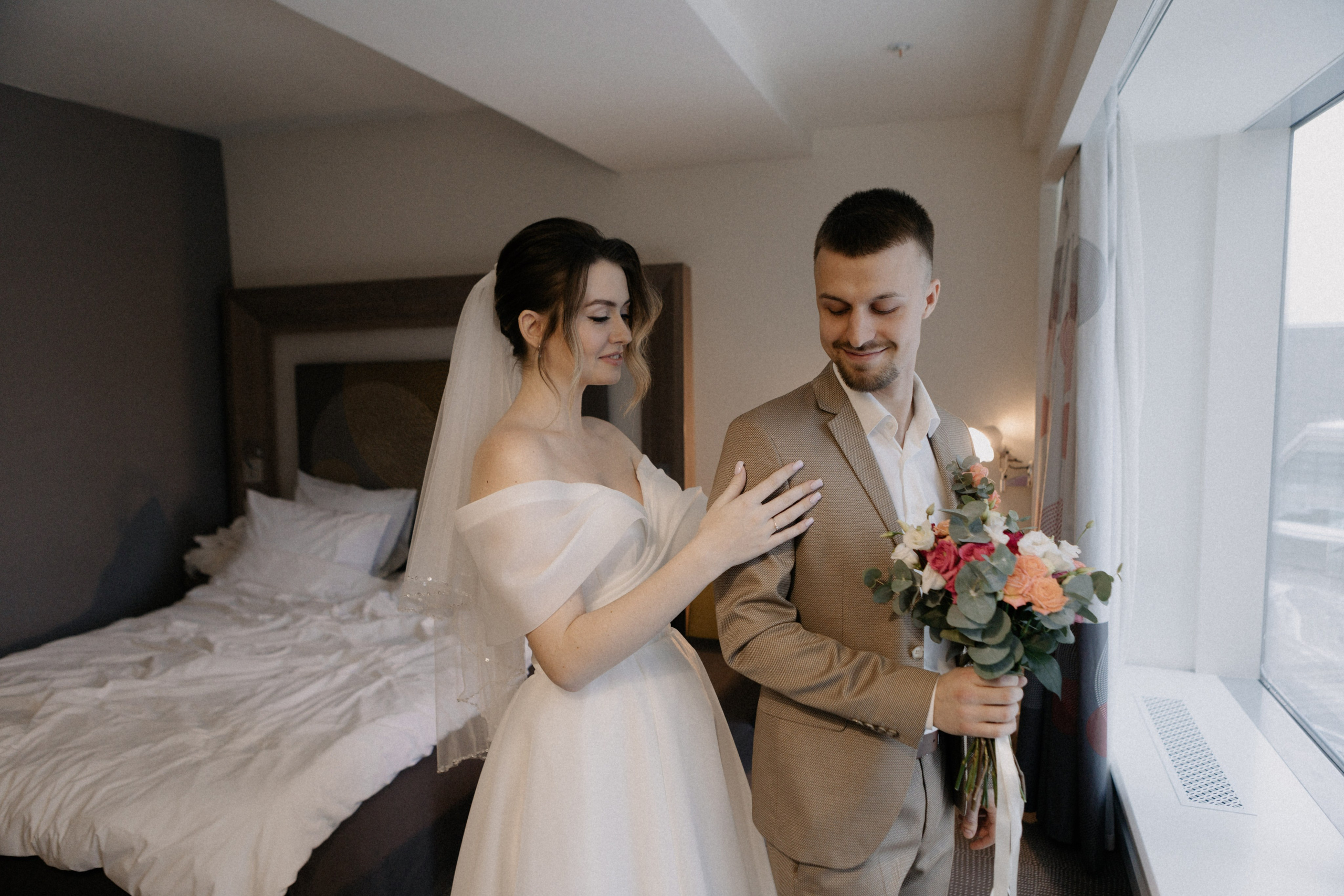 Ксюша и Илья. Утро в отеле роспись в Birds. Свадебный и портретный фотограф в Москве Анастасия Масюк