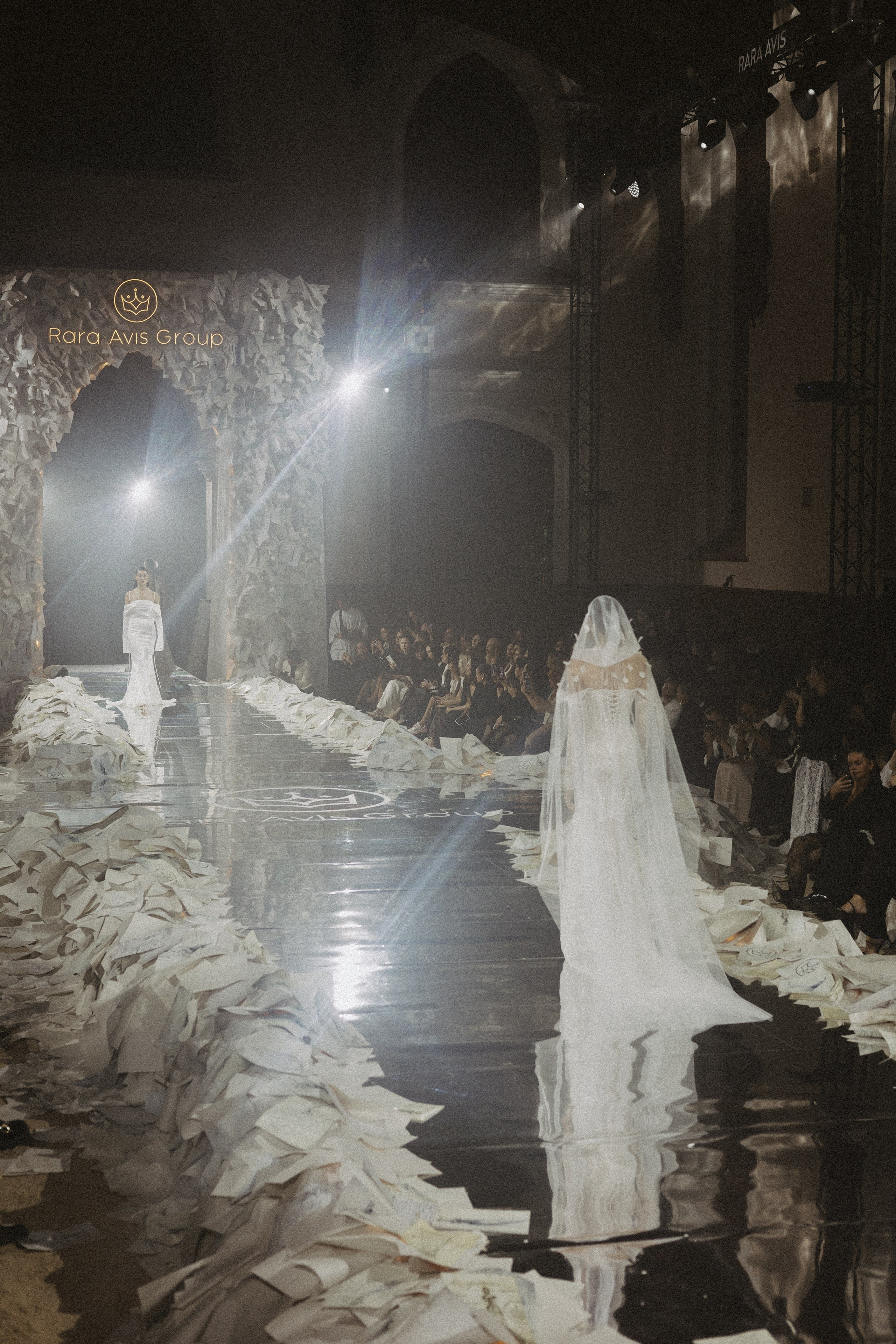 Rara Avis Fashion Show 2026. Fusion Wedding Photographer