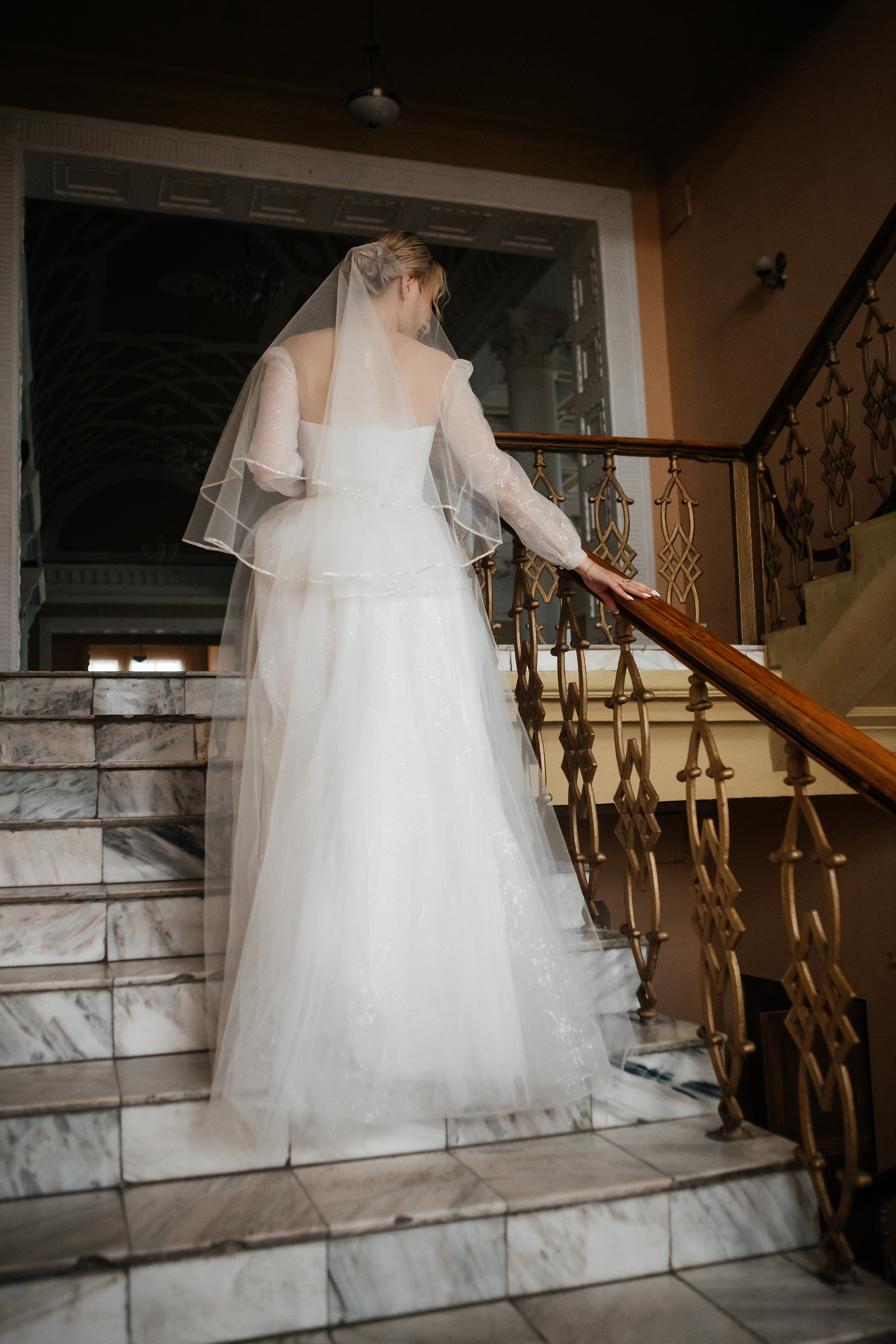 Евгения и Николай утренние сборы. Свадебный фотограф Виктория Чуйко Магнитогорск. Визуал для бизнеса