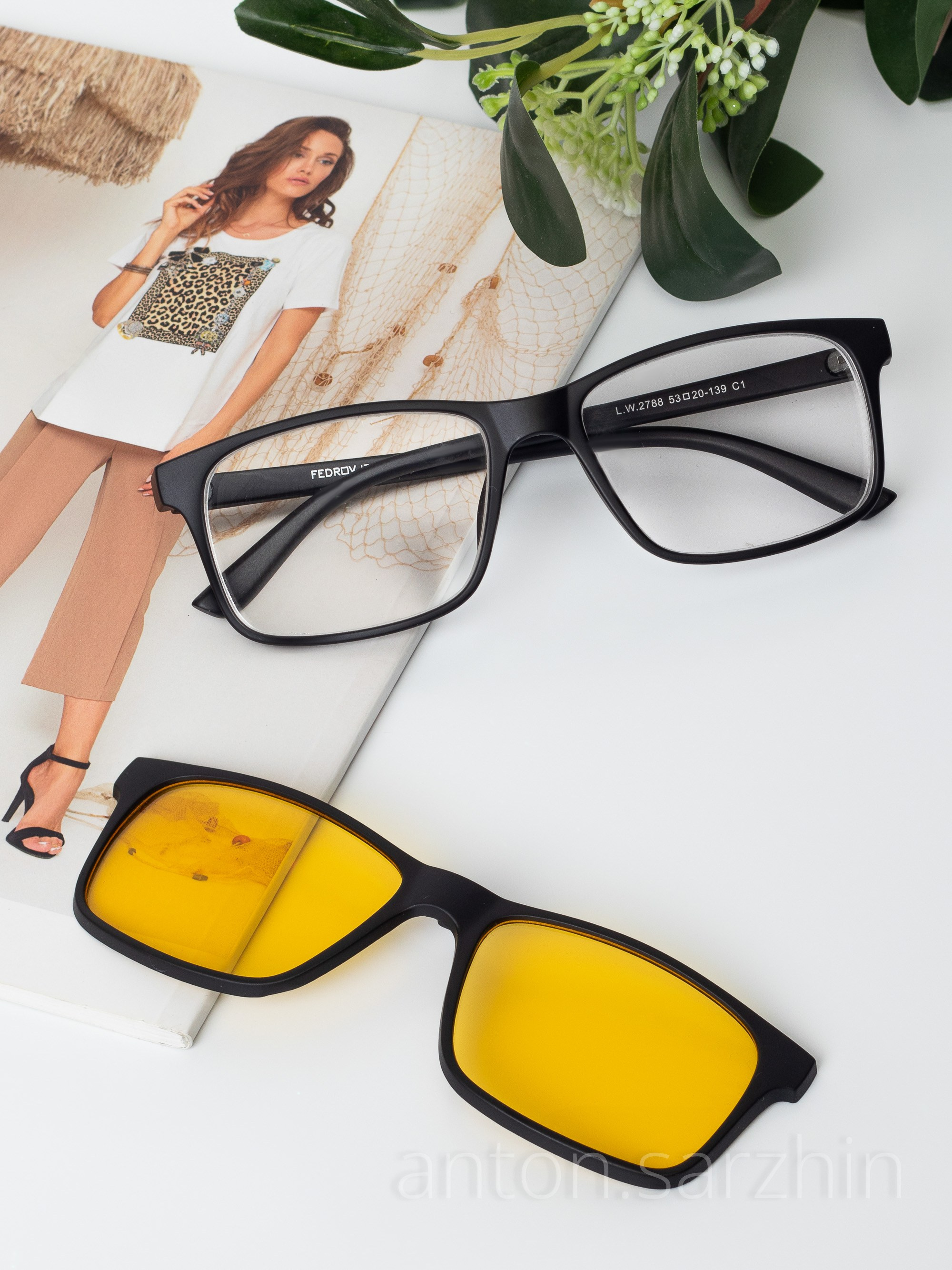 Предметная съемка двух очков