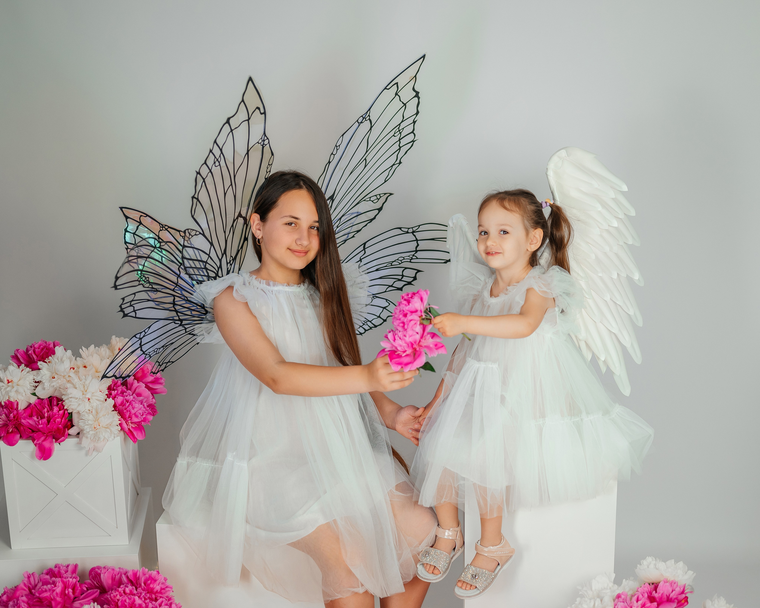 Семья в пионах. Семейный фотограф в Краснодаре