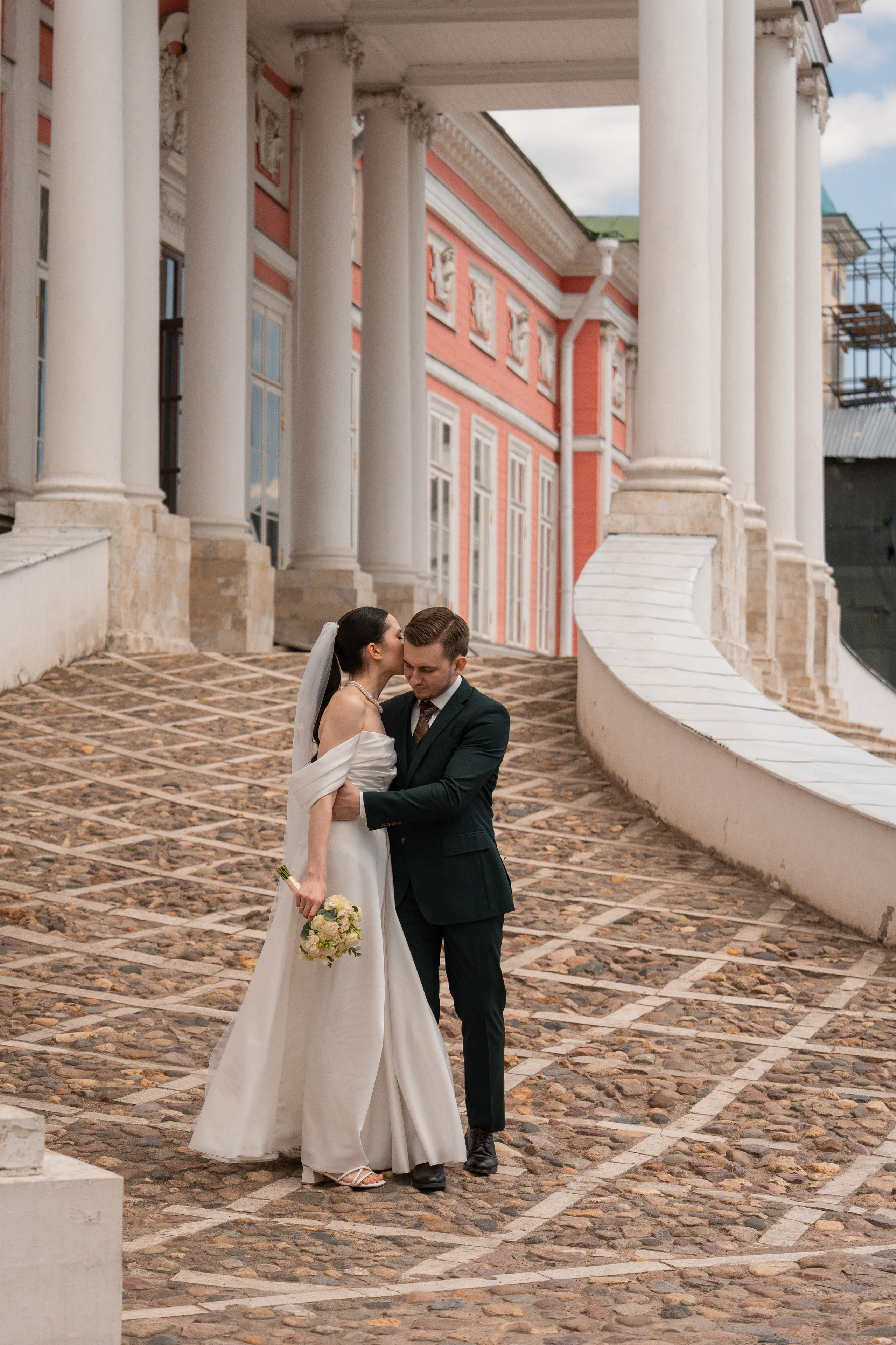 Влад и Илина в Кусково. Свадебный фотограф в Москве Анна Полушина