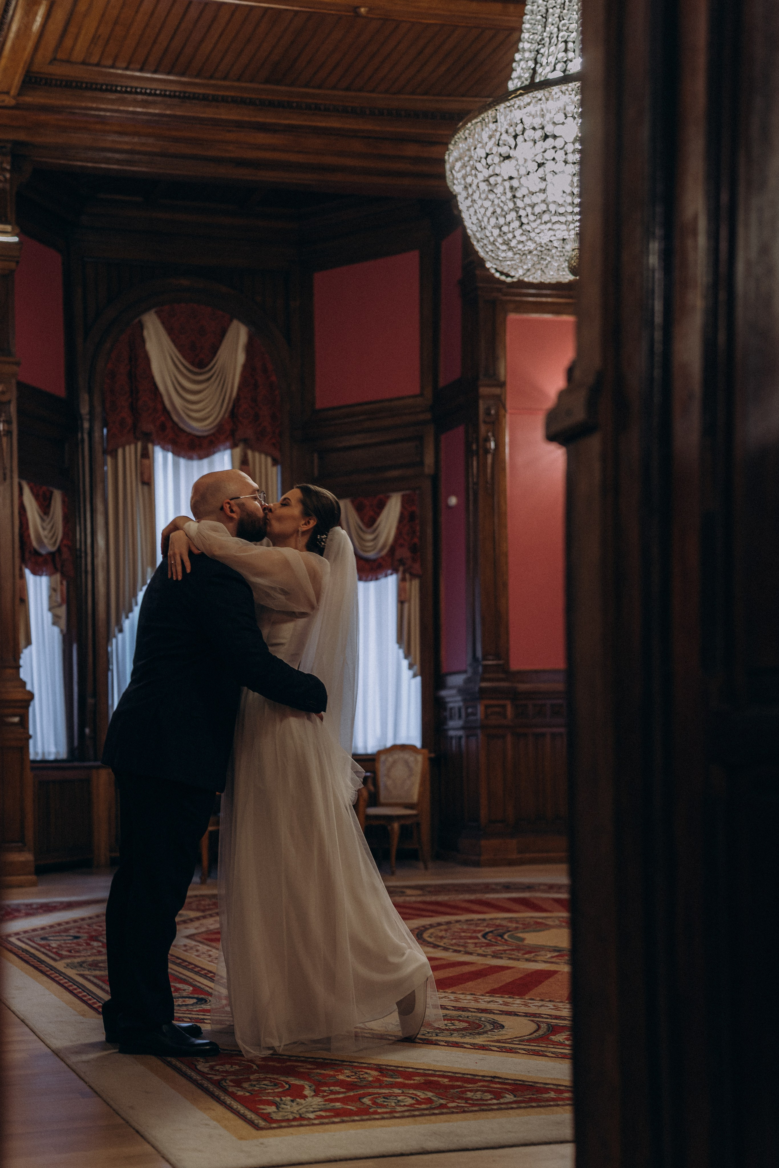 СВАДЕБНАЯ СЬЕМКА ВО ВТОРОМ ДВОРЦЕ (ДЕКАБРЬ) ТАКЖЕ СЬЕМКА В СТУДИИ НА ЧЕРНЫШЕВСКОЙ. Профессиональный фотограф, Санкт-Петербург — Виктория Богомолова