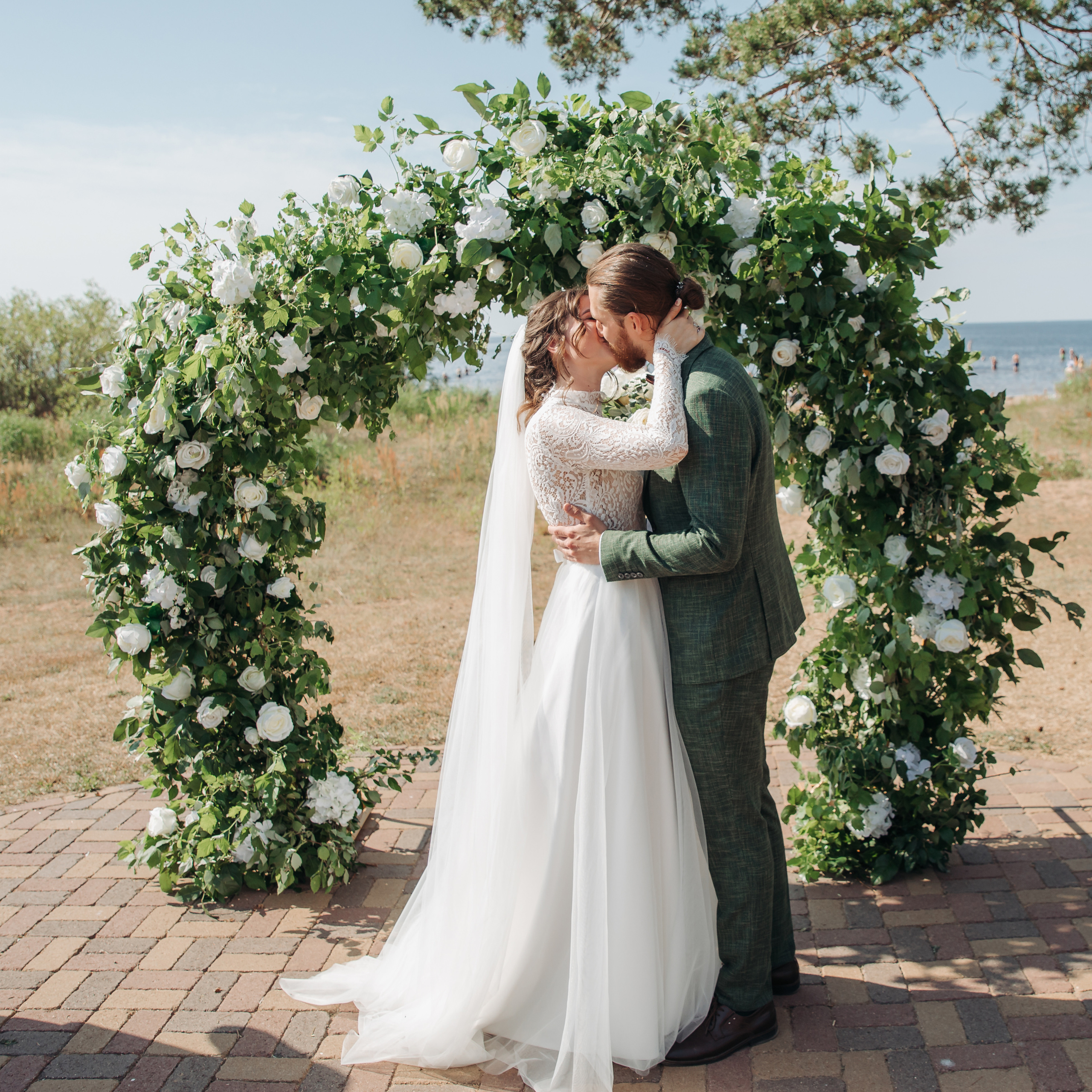 Wedding photographer in Tbilisi & Saint-Petersburg (Spb). Destination wedding photographer Peter Letu