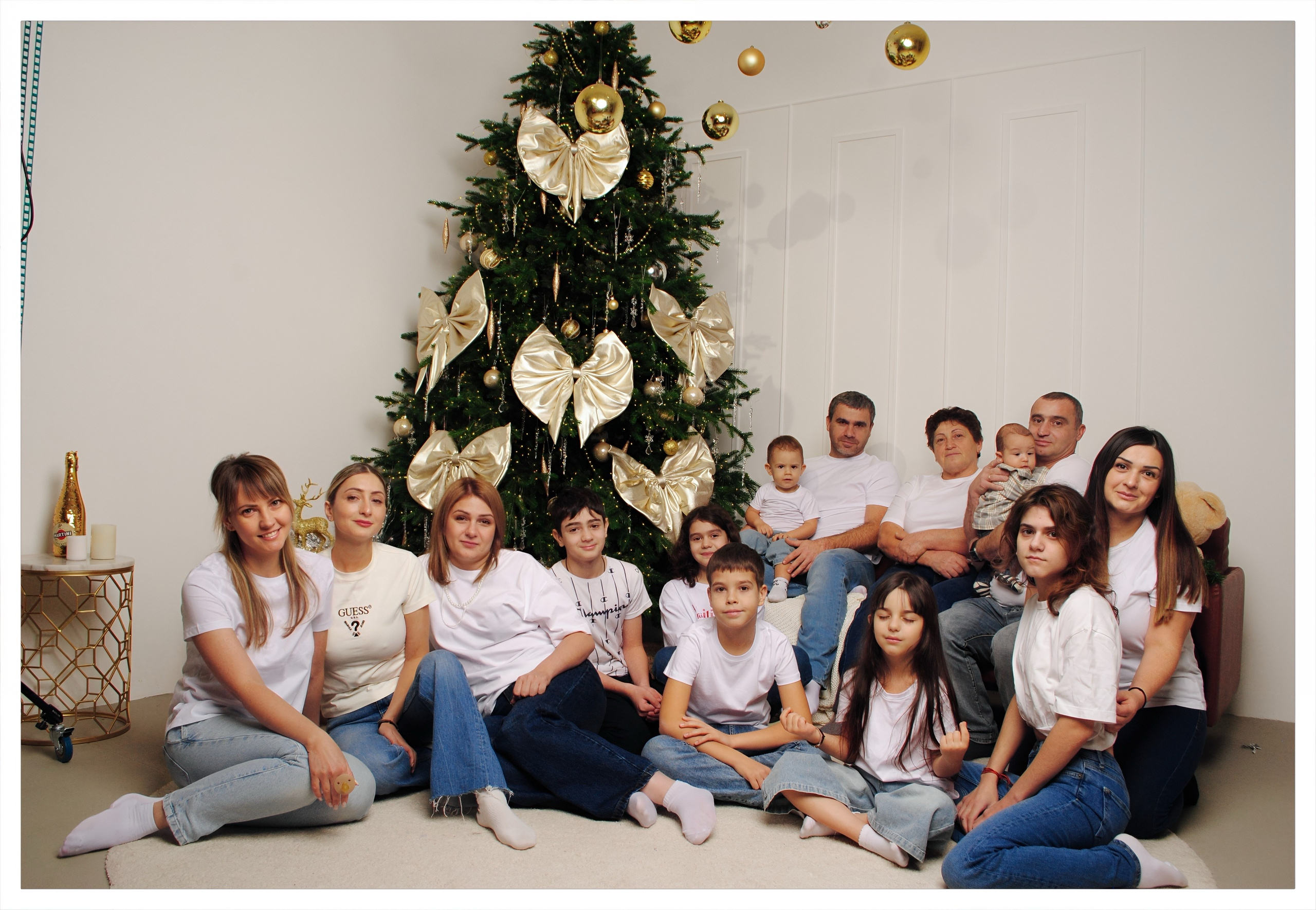 Большая греческая семья. Фотограф Мария Мусаелян