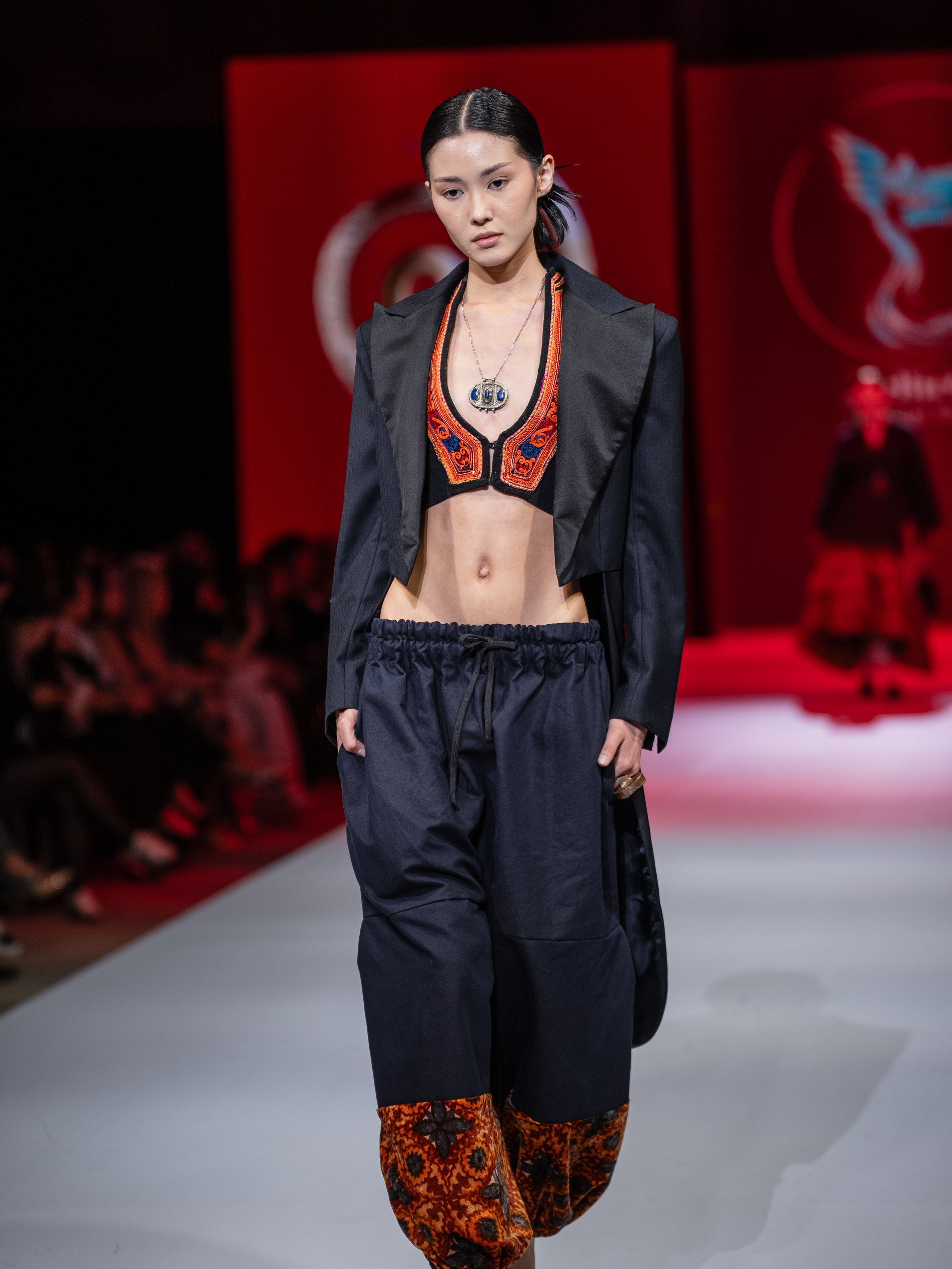EURASIAN FASHION WEEK Reberth. Сайт Алматинского НЮ АРТ, будуар и фэшн фотографа Дениса Карпенко