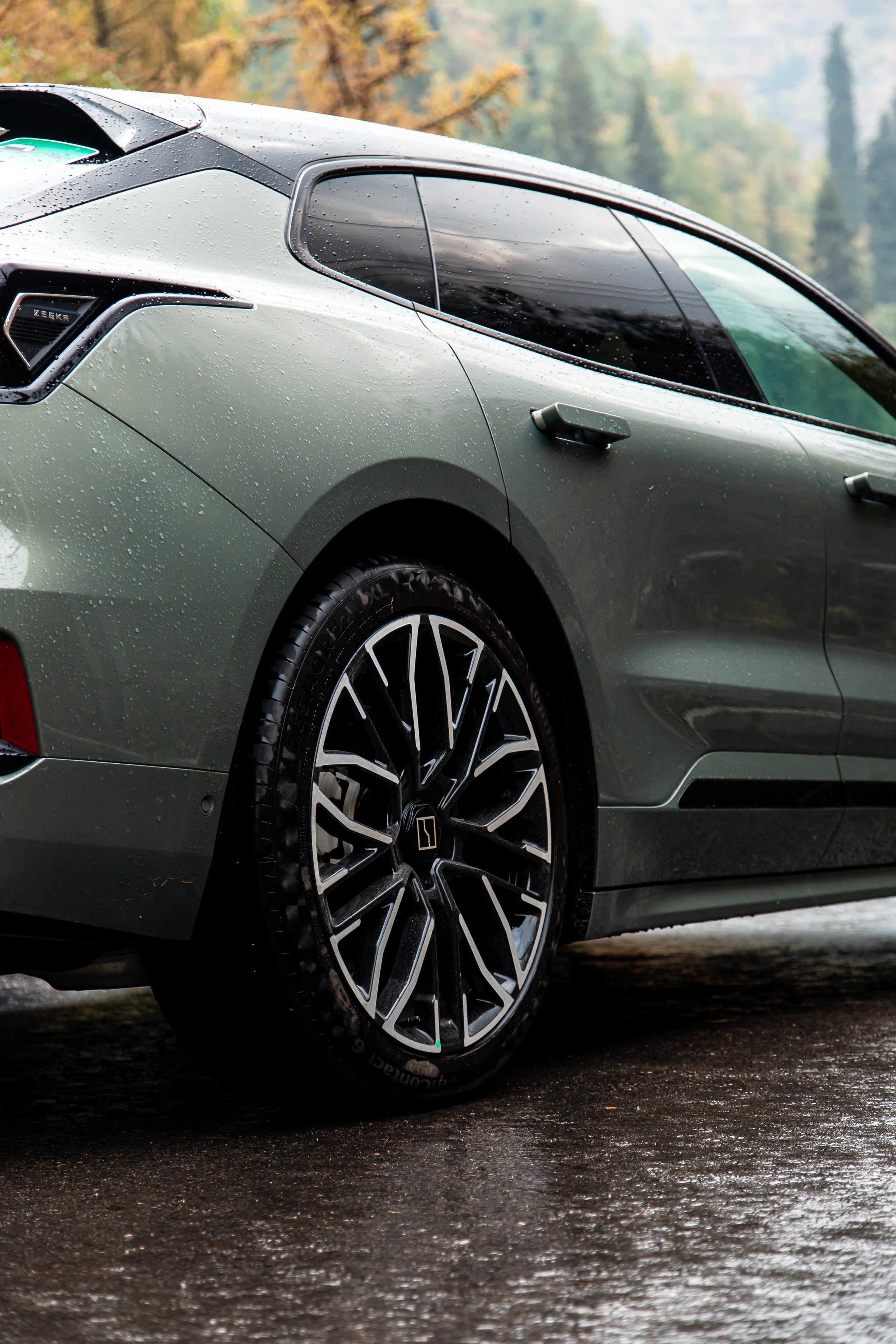 ZEEKR 001. Рекламный и портретный фотограф в Алматы — Серекпаев Танирхан