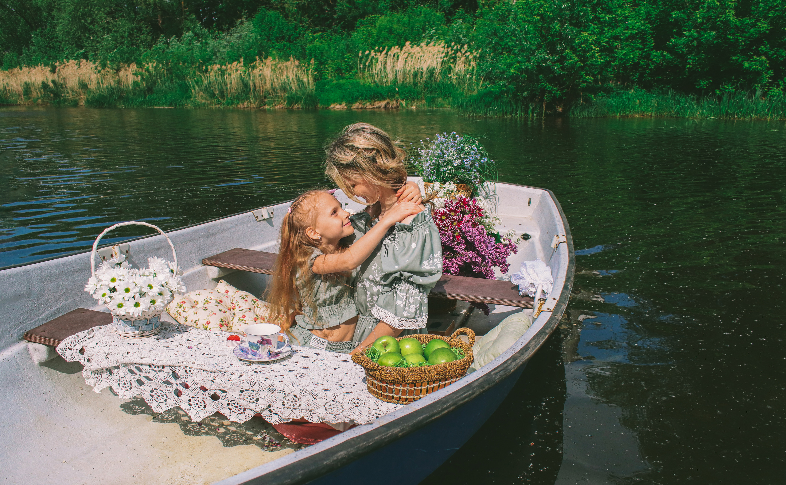 Фотопроект Лодочка с цветами. Фотограф Химки Анна Татарских