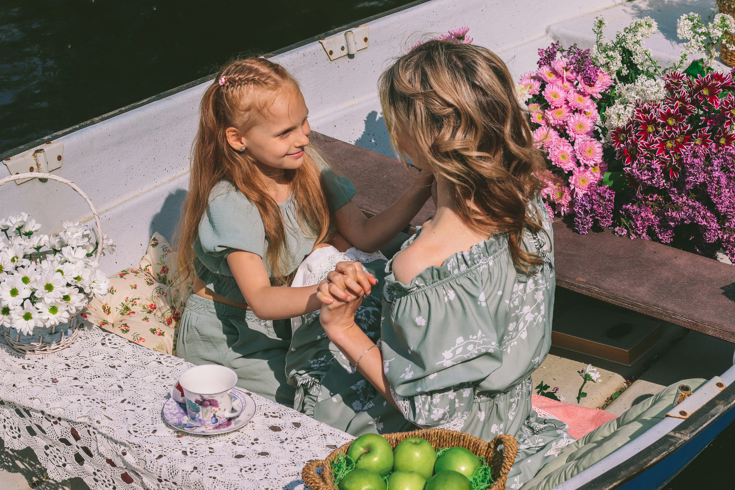 Фотопроект Лодочка с цветами. Фотограф Химки Анна Татарских