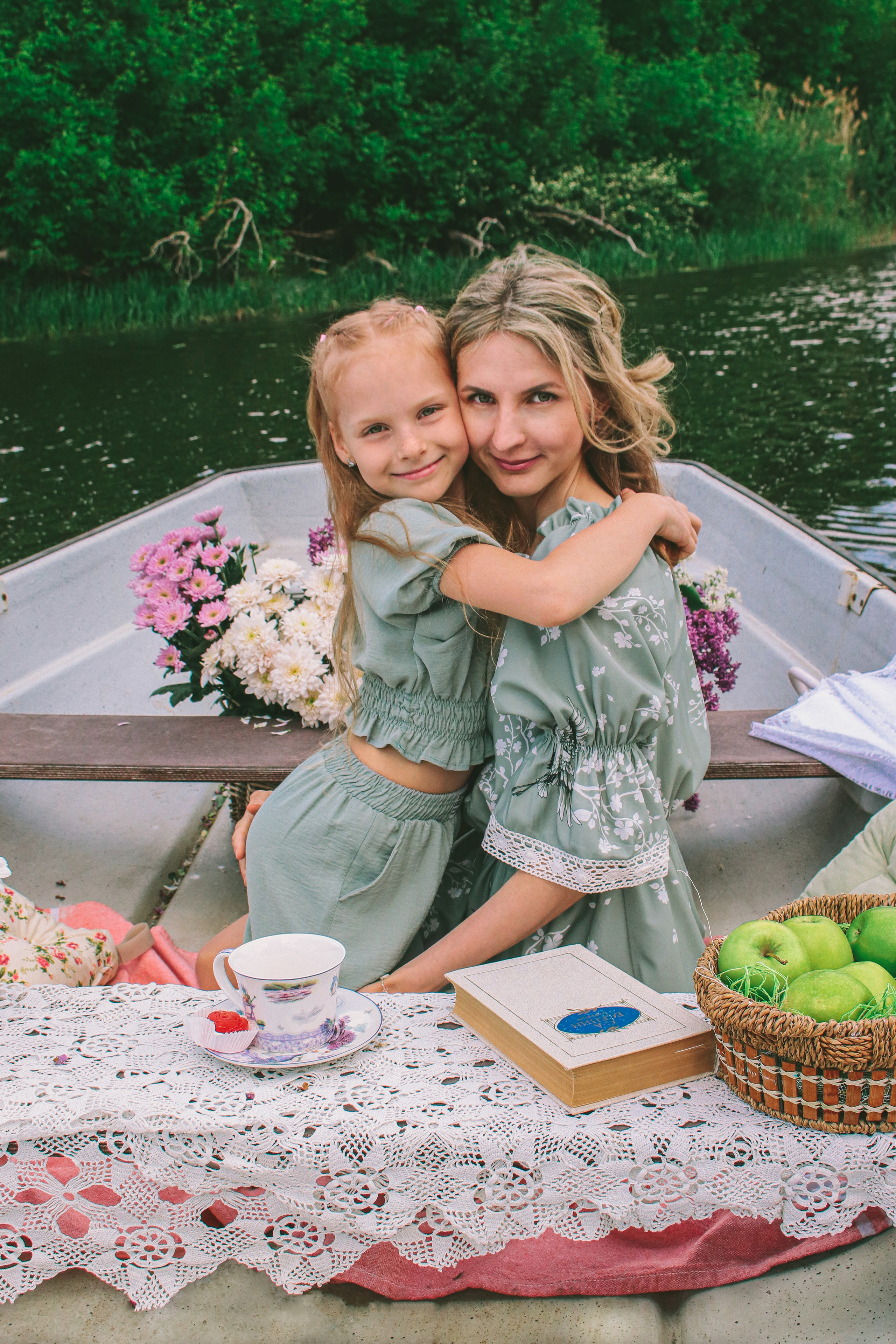 Фотопроект Лодочка с цветами. Фотограф Химки Анна Татарских