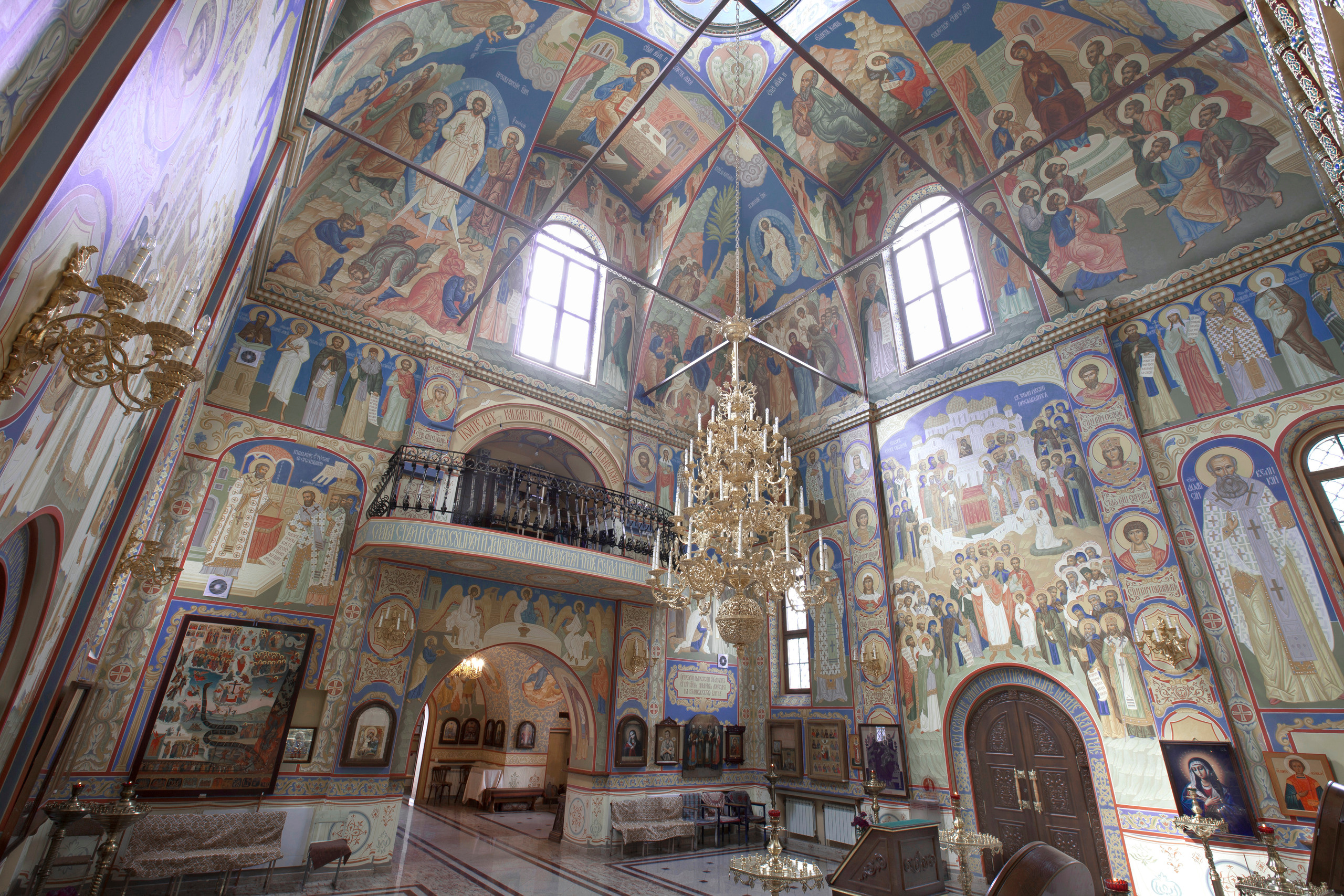 Церковь Новомучеников и Исповедников Российских. г. Королев. Художник монументалист, иконописец Красовский Илья