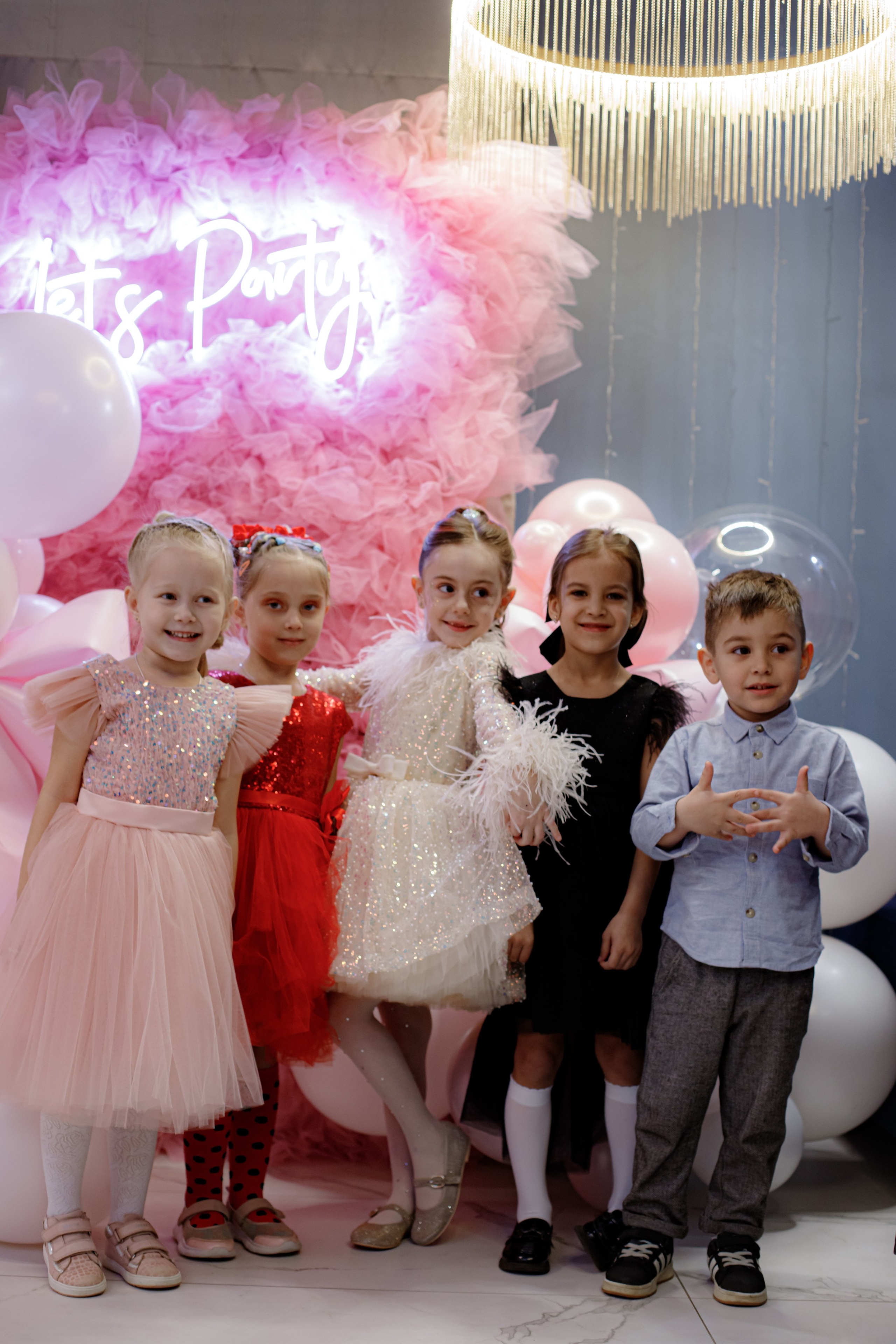 ASIA'S BIRTHDAY PARTY. Photokarish