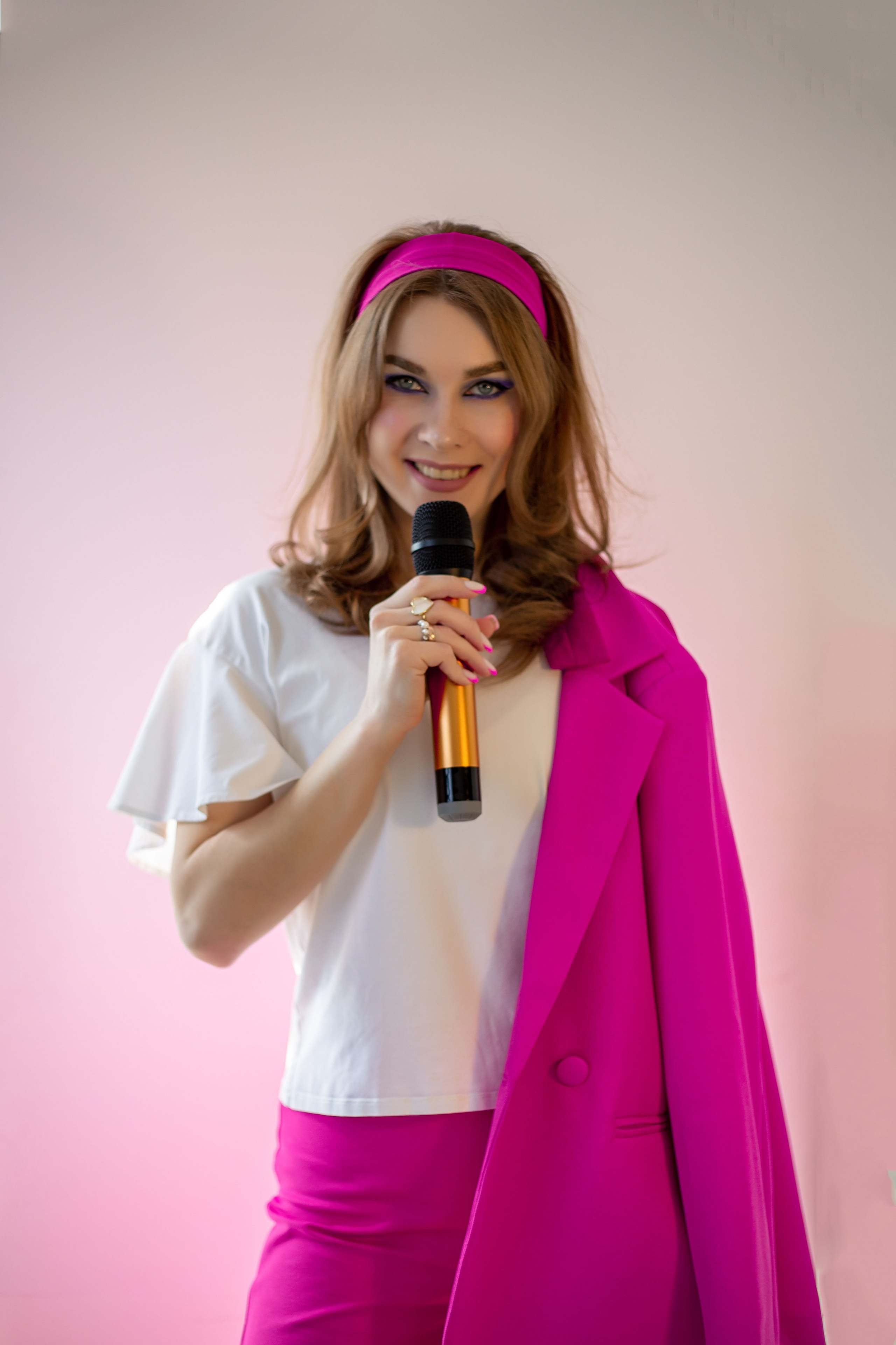 Ведущая Ольга Кернер. Https://malovafoto.ru