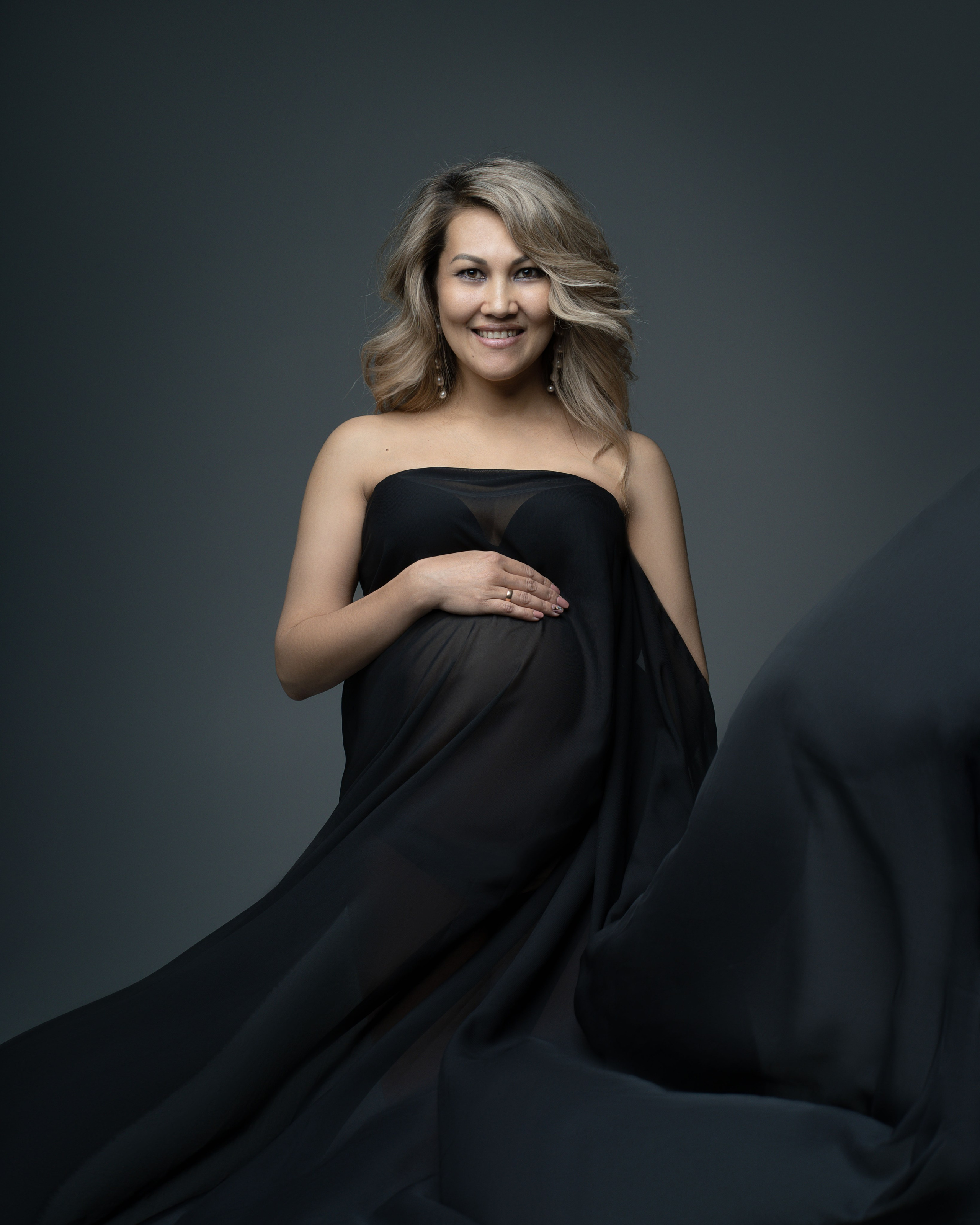 Pregnancy photoshoot. Professional retoucher Aliya Sultanova