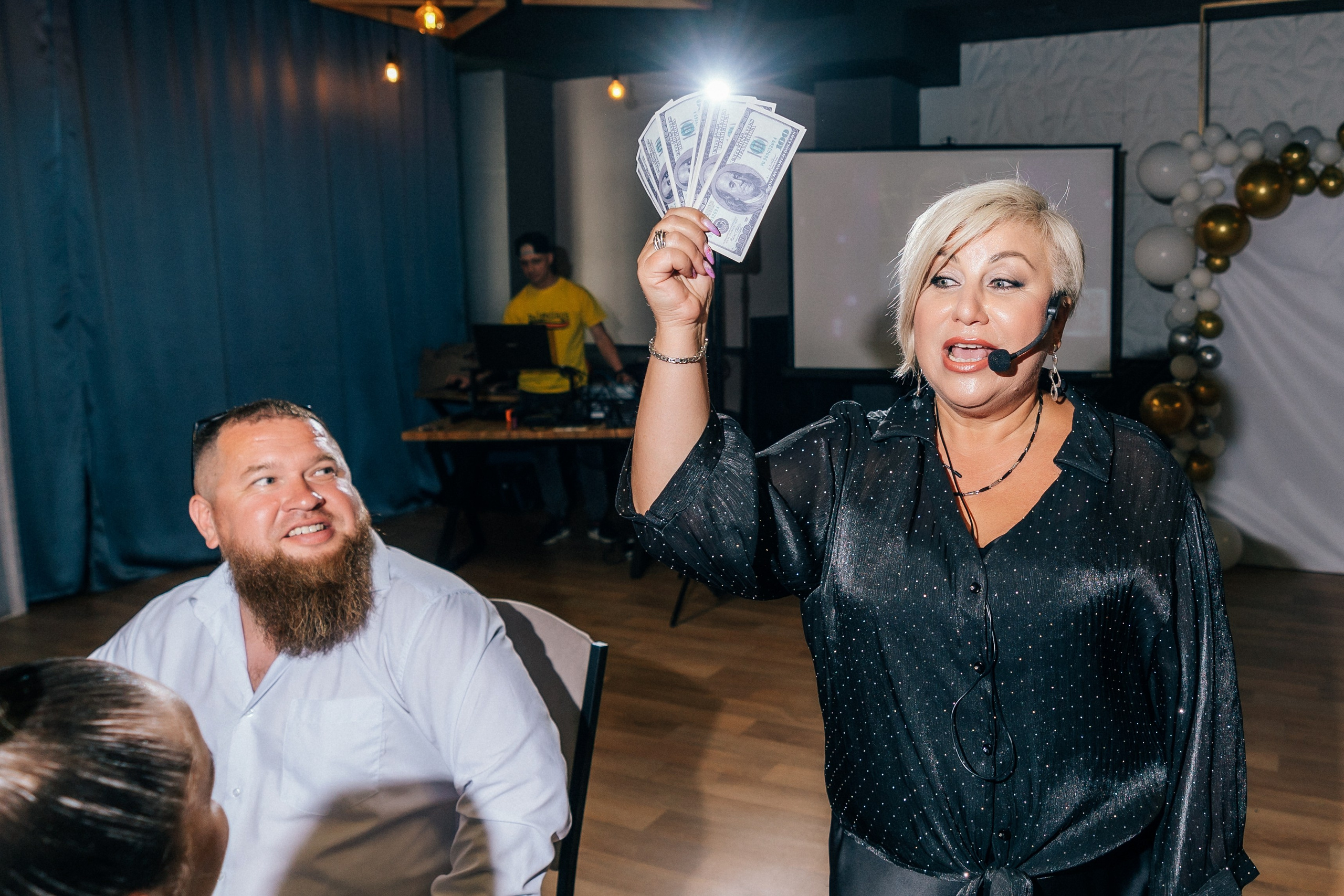 Красный кабриолет. Фотограф Ангарск Иркутск Ксения Король