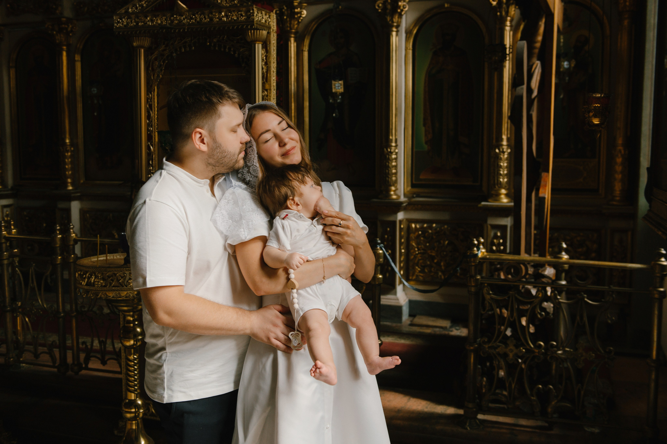 Фотограф на крещение. Фотосессия таинства крещения. Храм Воскресения Словущего в Даниловской Слободе. Семейный и свадебный фотограф в Москве Татьяна Николаева