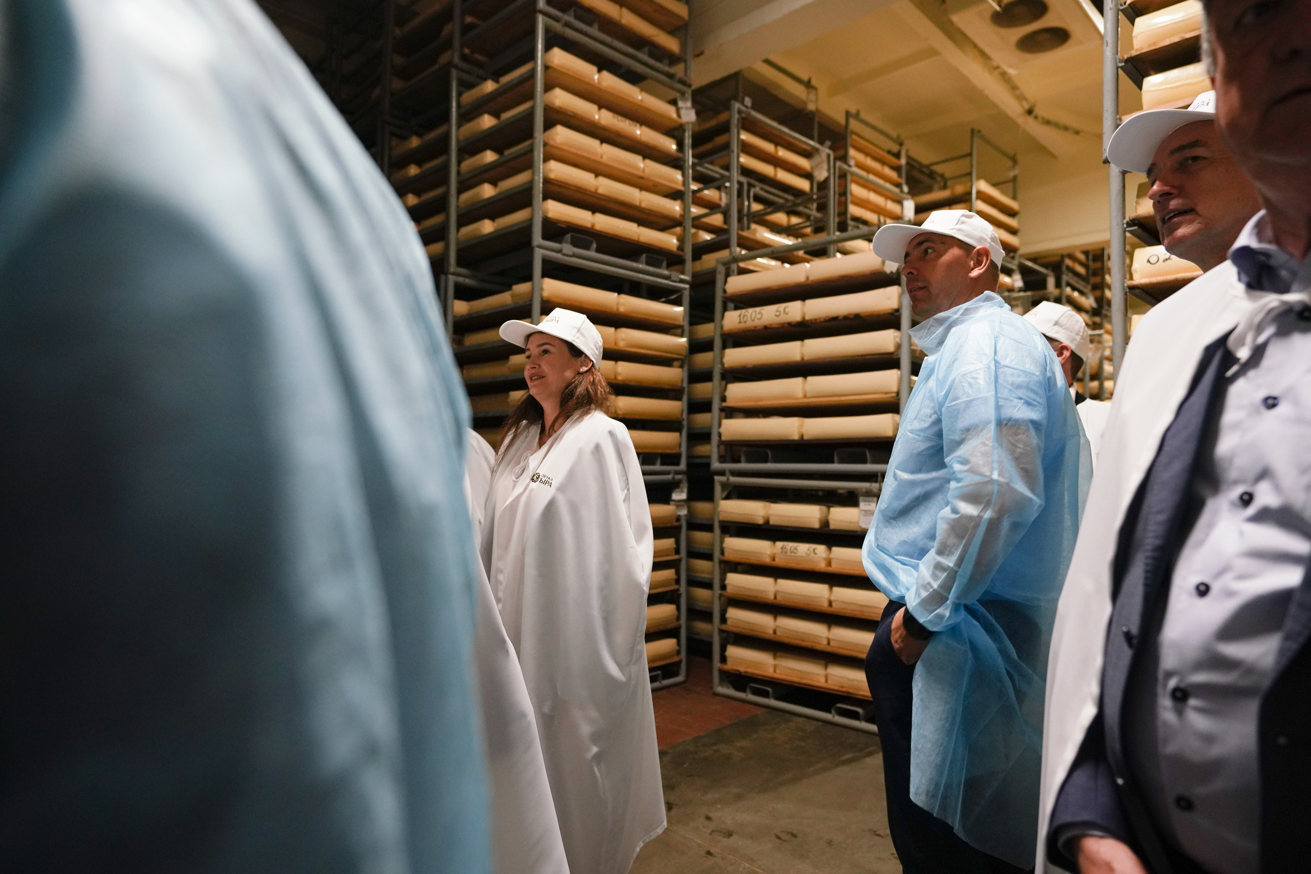 Съемка делегации на заводе Азбука сыра. Фотограф Казань