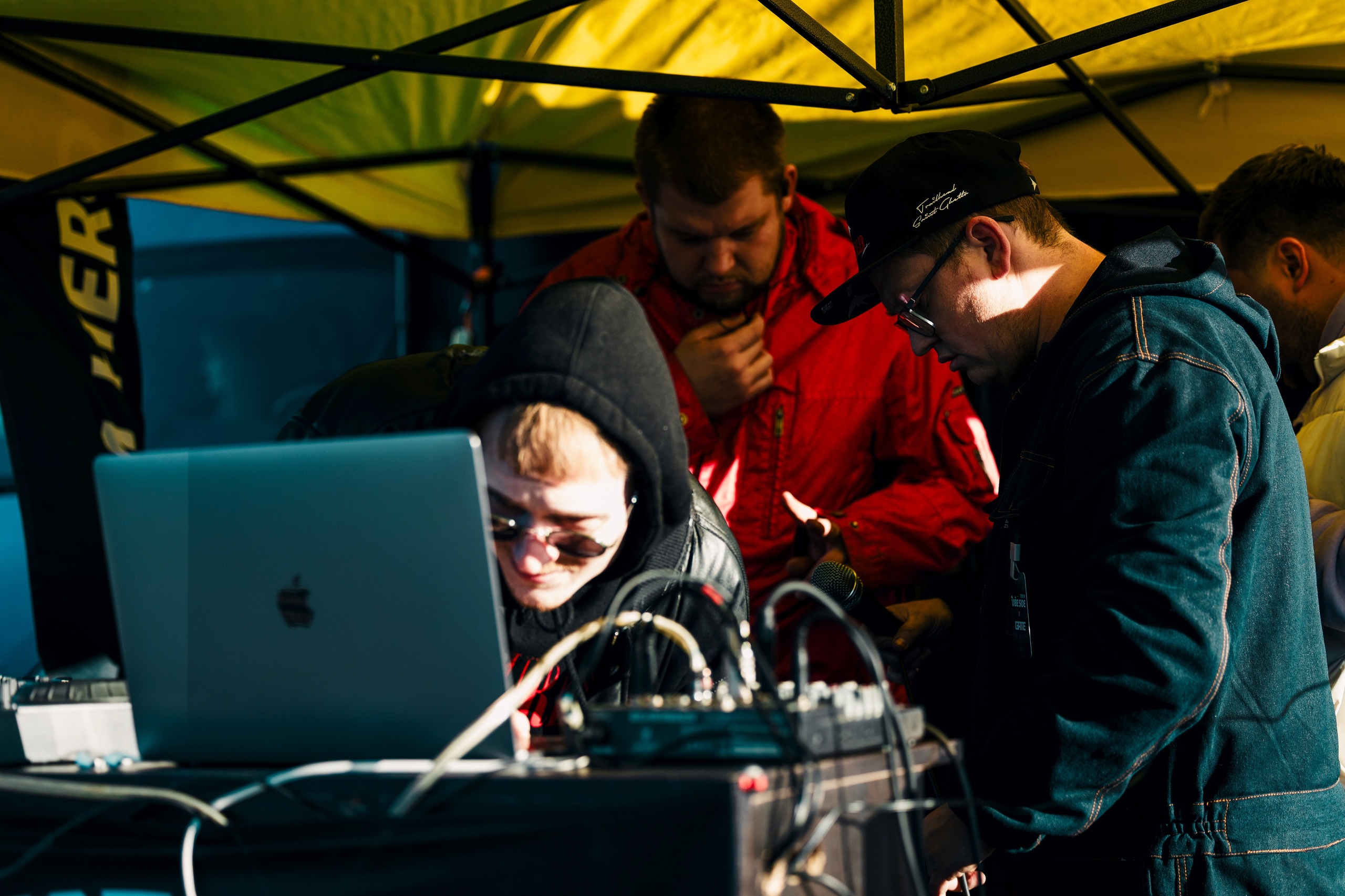 Фотографии закрытия сезона 2025 VibeSide — дрифт и автошоу у МЕГА Дыбенко, Санкт-Петербург