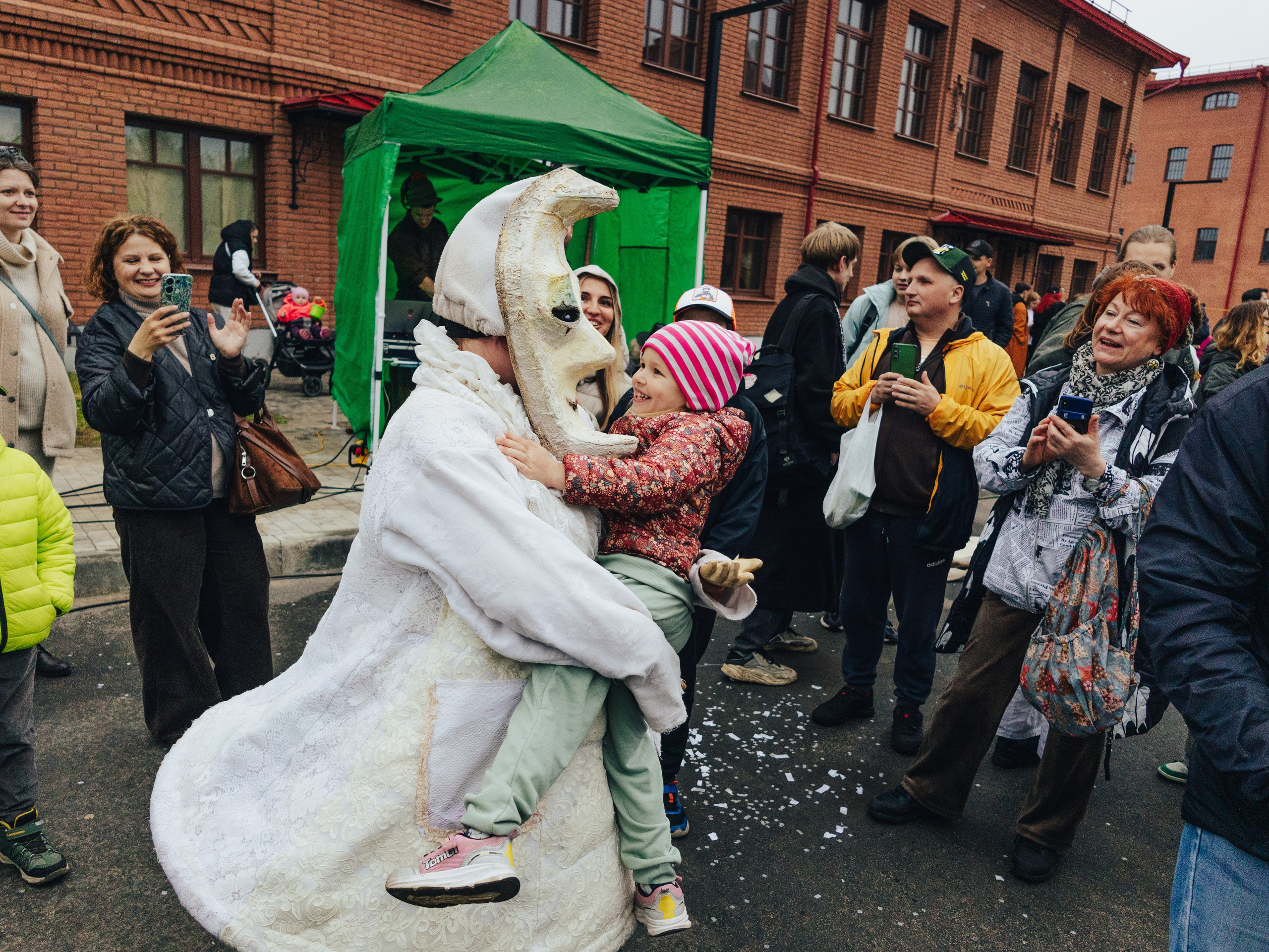 Странствующие Куклы Господина Пэжо «Месяцы». ARHCITYPH — авторский городской фотопроект Архангельска
