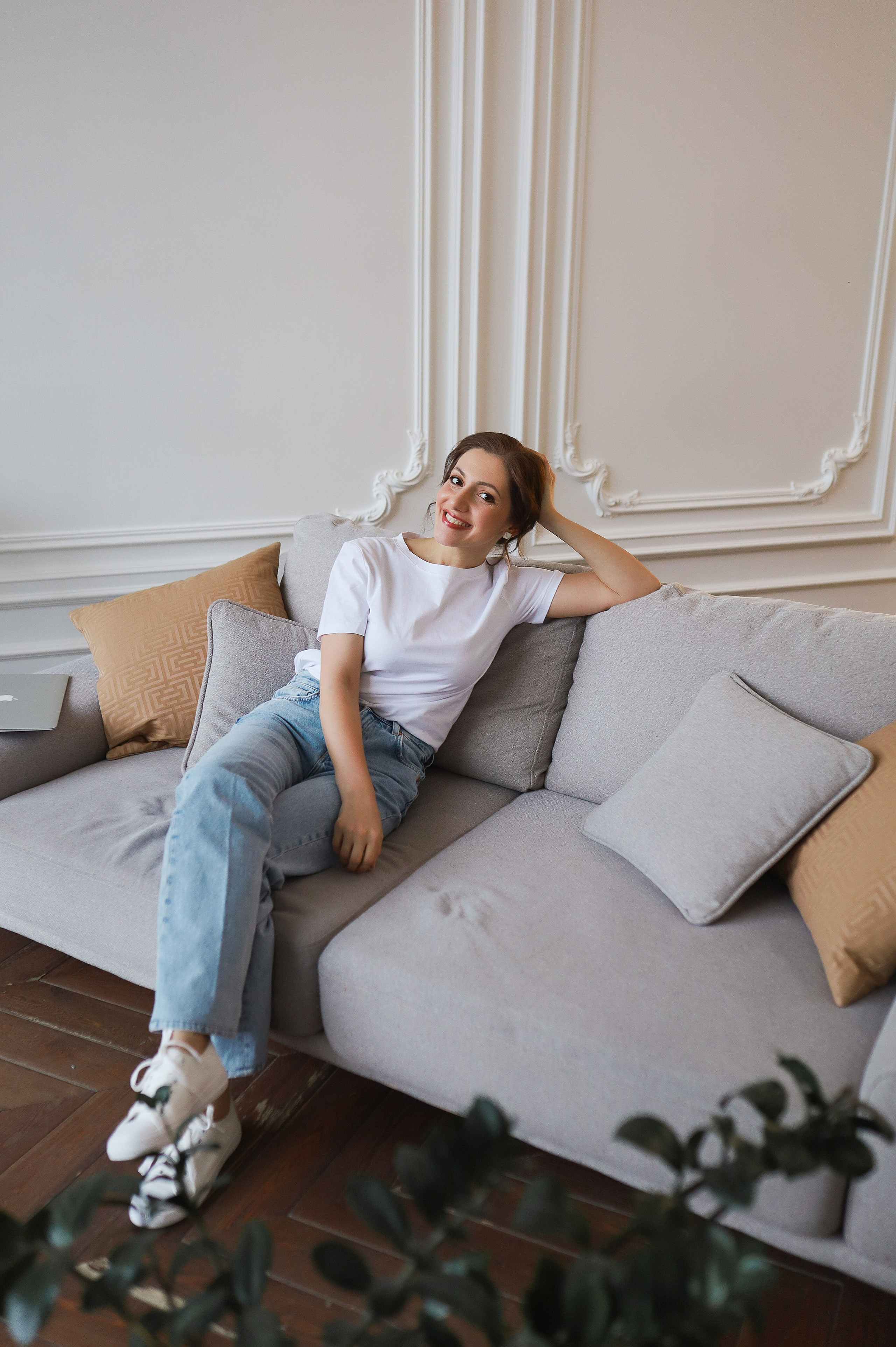 Нонна преподаватель испанского, автор курсов и книг. Визуал для эспертов и блогеров