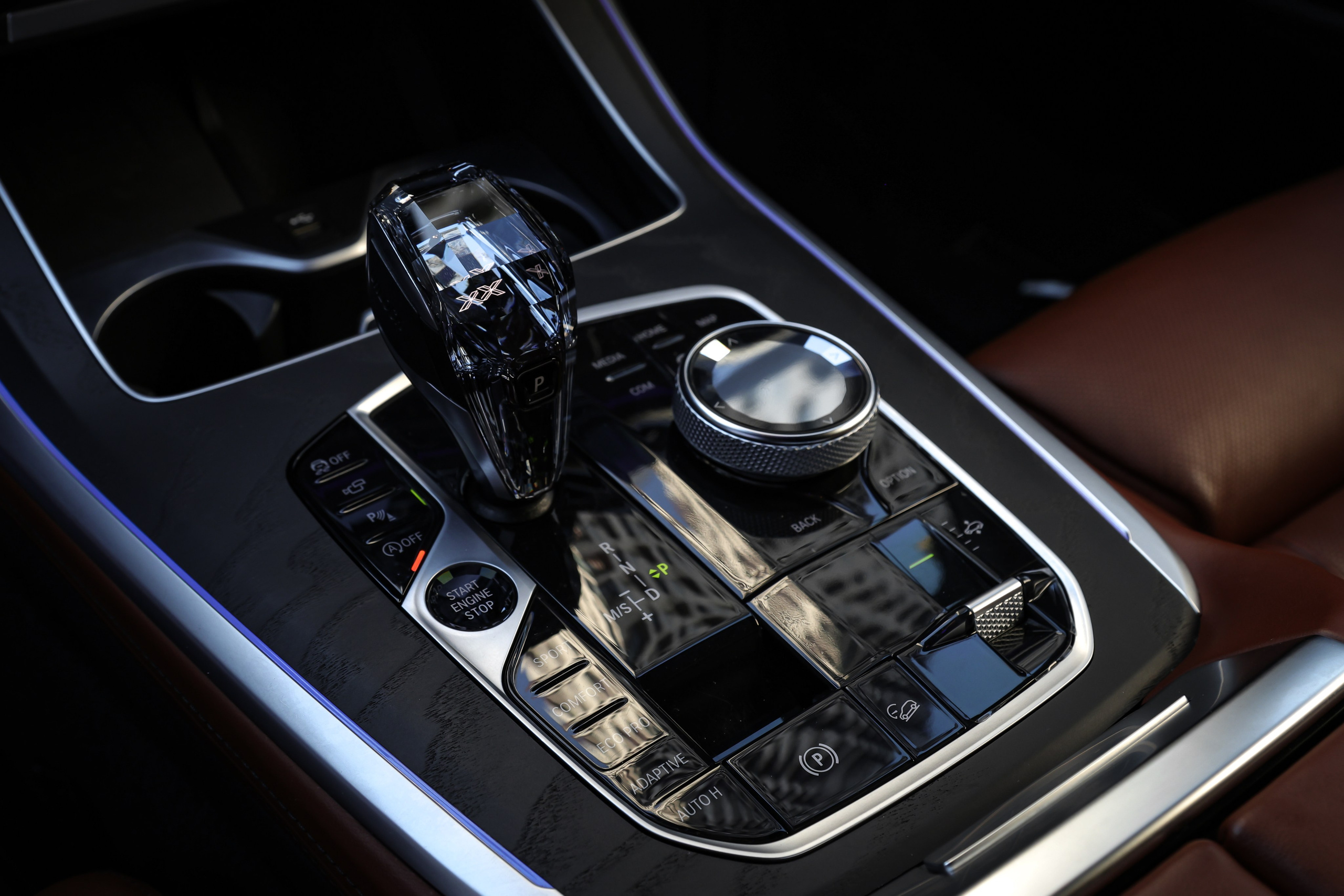 2020 BMW X7 XDrive 40i. Mixturecaptures