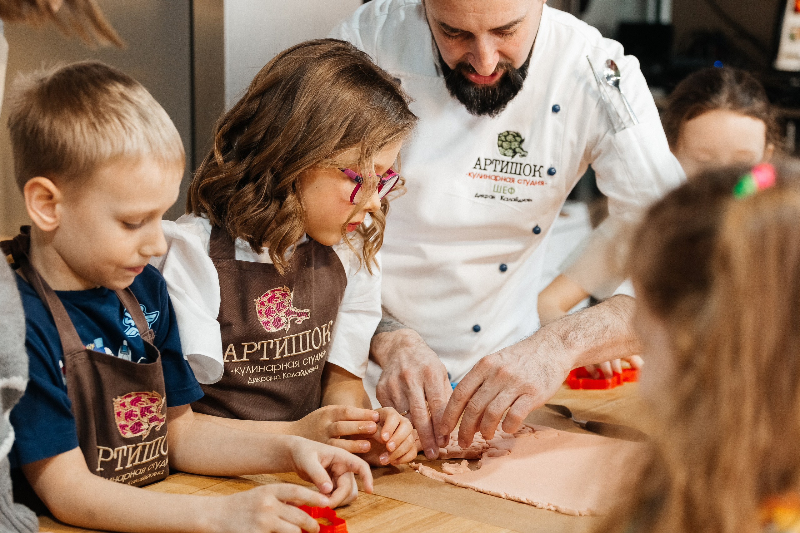 Детский мастер-класс в «АРТиШОК». Фотограф Кемерово | Сергей