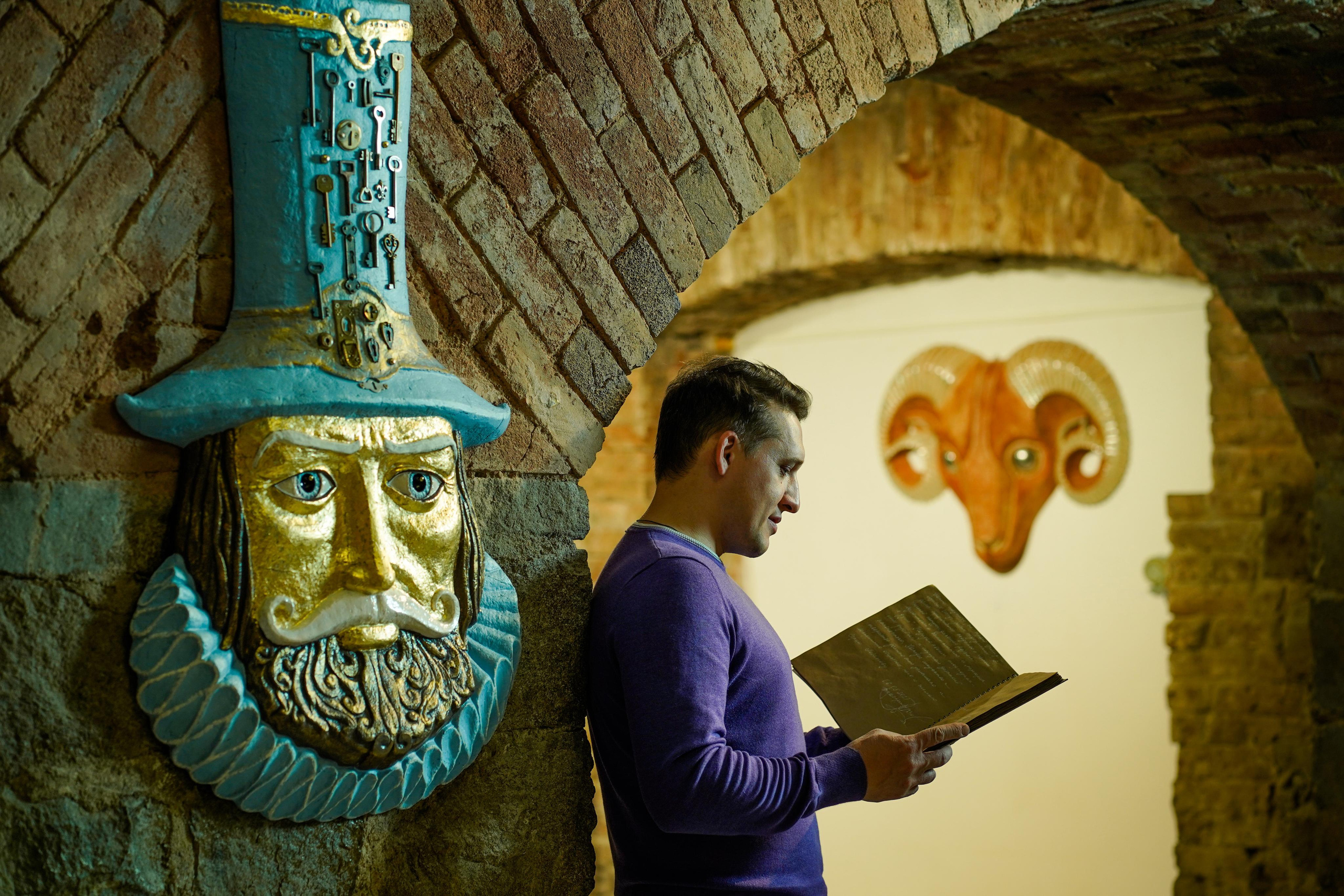 Ключник. Скульптор в Екатеринбурге Лобанов Сергей