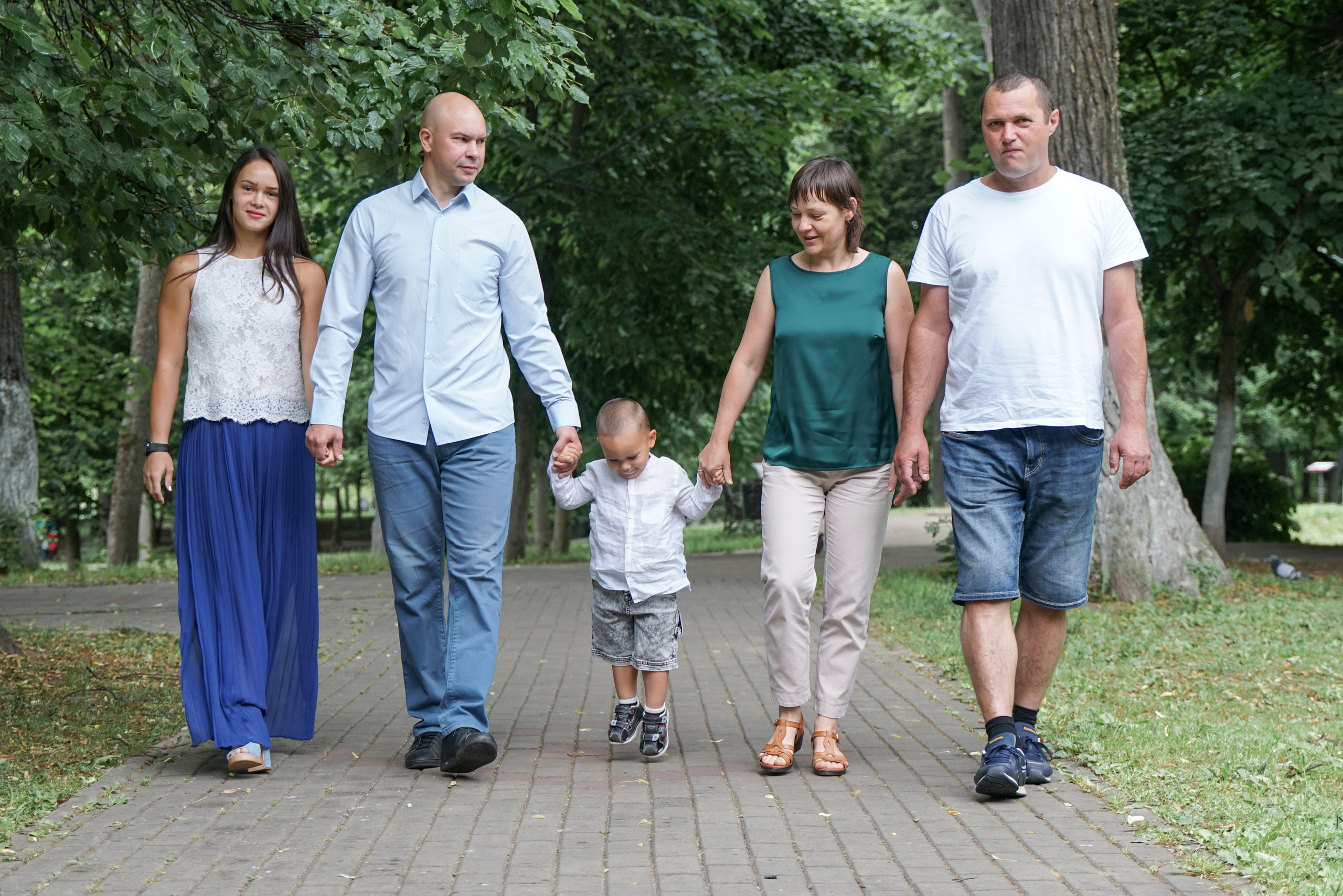 Семейная фотосессия на прогулке в Белкинском парке г. Обнинска. Фотограф Наталья Погодина в г. Обнинске