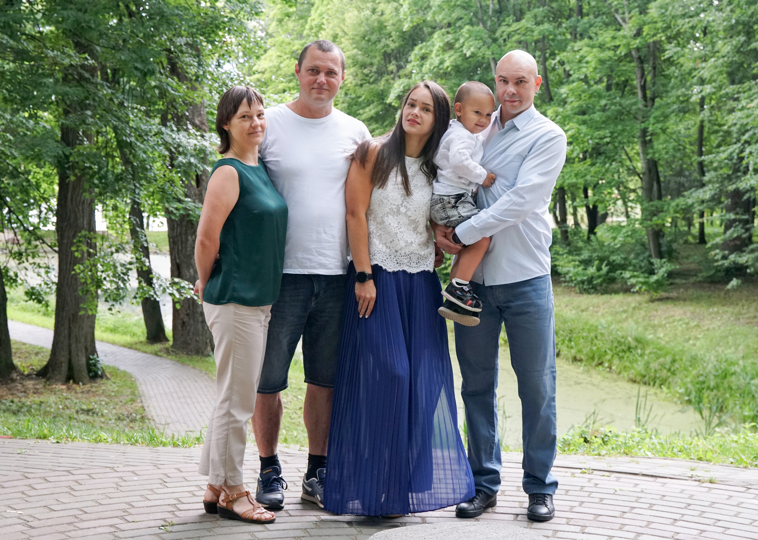 Семейная фотосессия на прогулке в Белкинском парке г. Обнинска. Фотограф Наталья Погодина в г. Обнинске