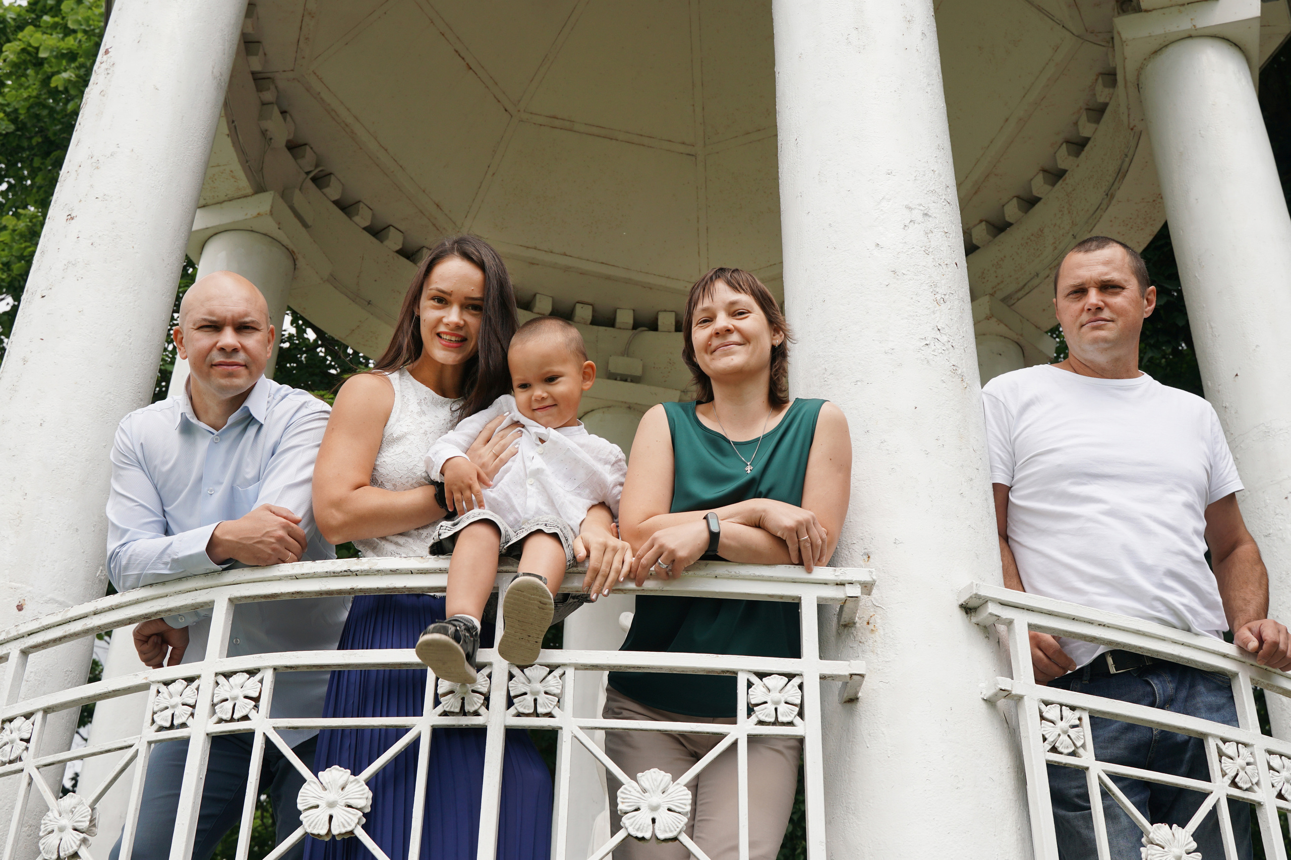 Семейная фотосессия на прогулке в Белкинском парке г. Обнинска. Фотограф Наталья Погодина в г. Обнинске