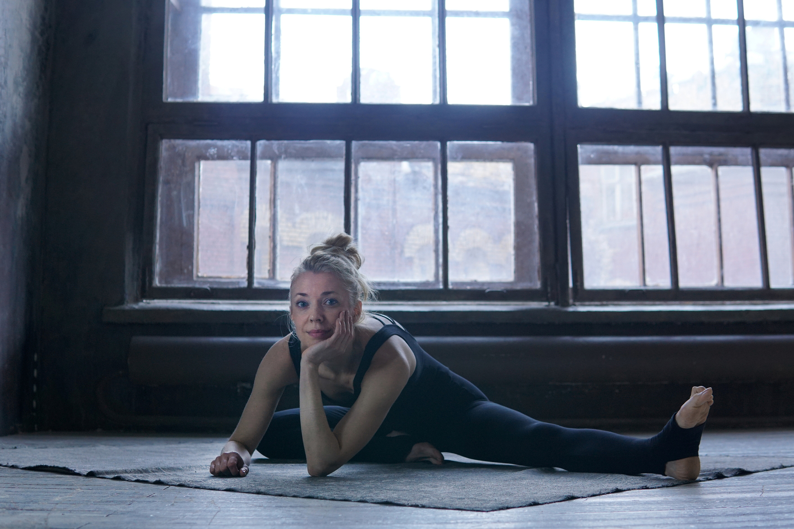 Фотосессия в студии йоги в Москве. Фотограф Наталья Погодина в г. Обнинске